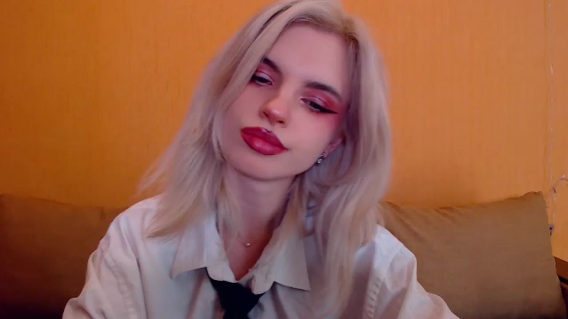 Gallery image thumbnail from Erineys's myfreecams stream on, 01/14/2024, 15:39 image 20 of 20