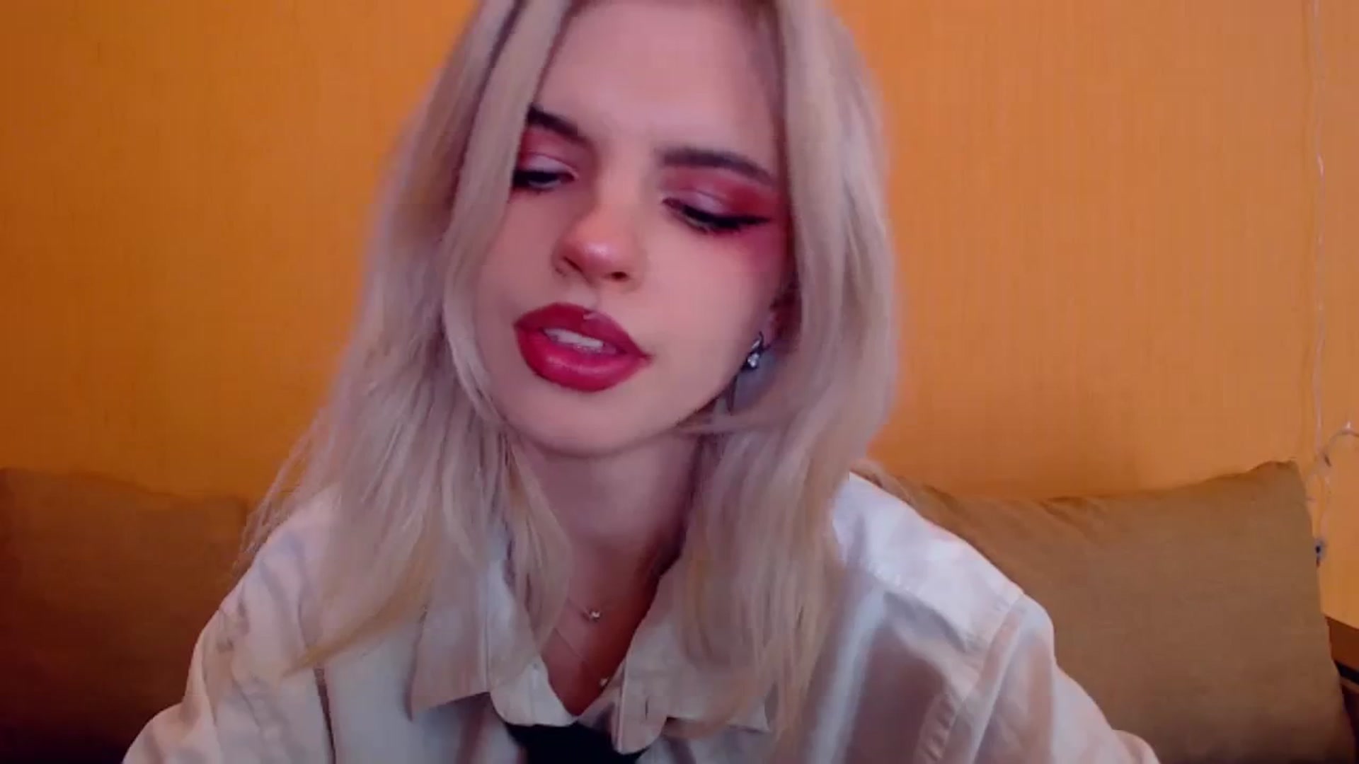 Gallery image thumbnail from Erineys's myfreecams stream on, 01/14/2024, 15:39 image 11 of 20
