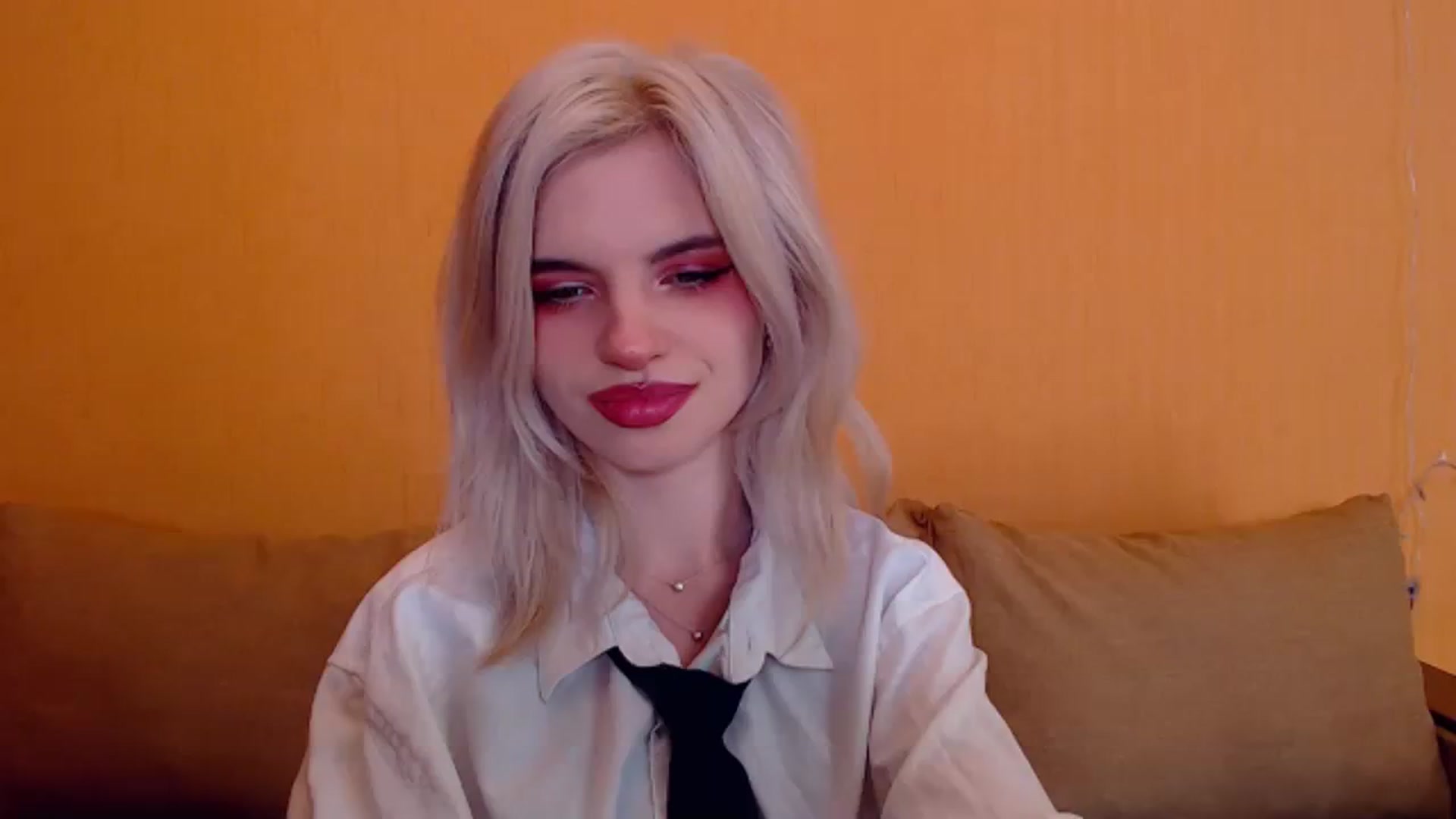 Gallery image thumbnail from Erineys's myfreecams stream on, 01/14/2024, 15:39 image 1 of 20