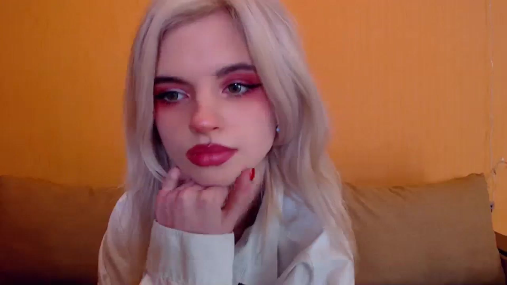 Gallery image thumbnail from Erineys's myfreecams stream on, 01/14/2024, 15:39 image 13 of 20