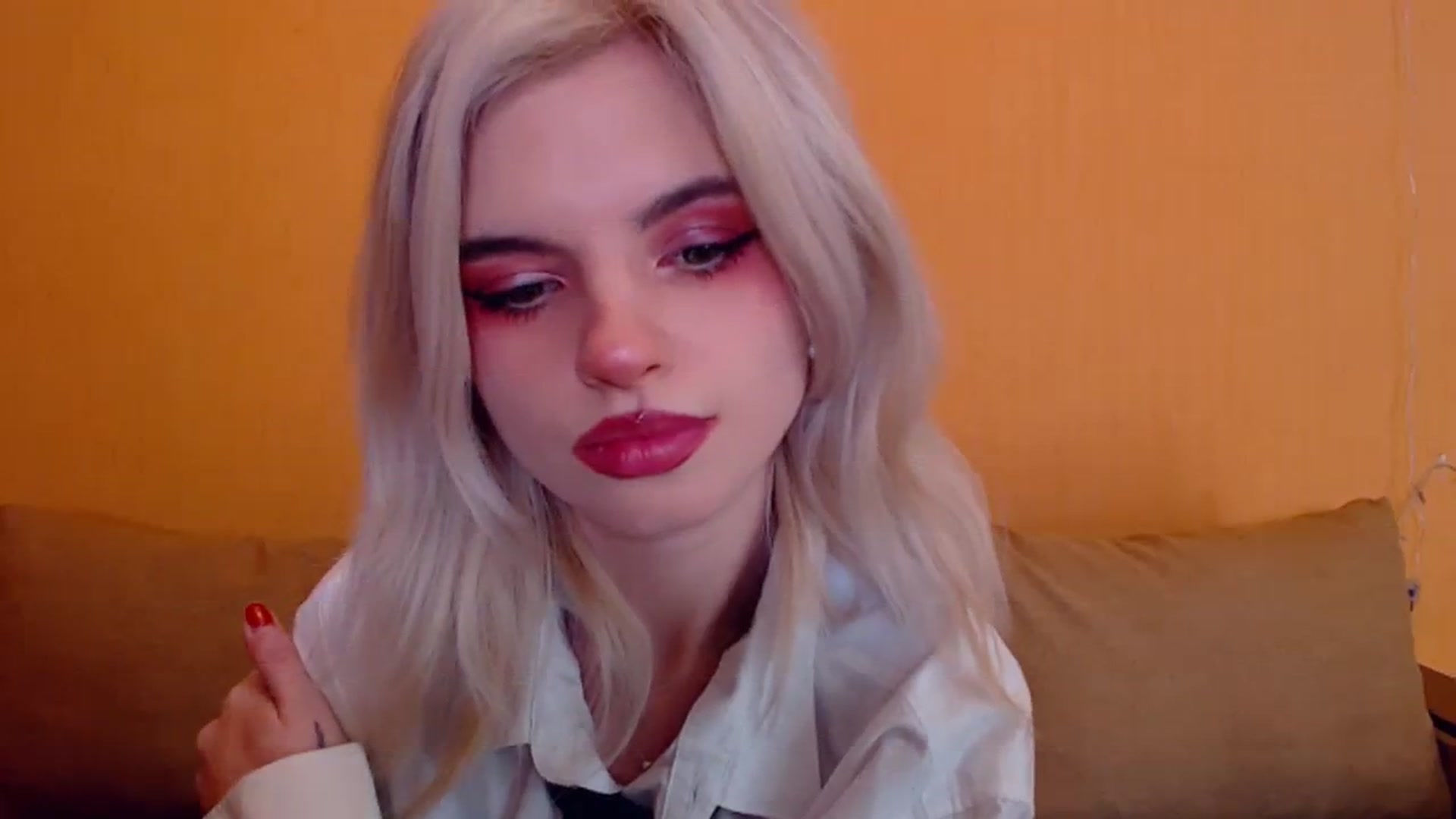 Gallery image thumbnail from Erineys's myfreecams stream on, 01/14/2024, 15:39 image 14 of 20