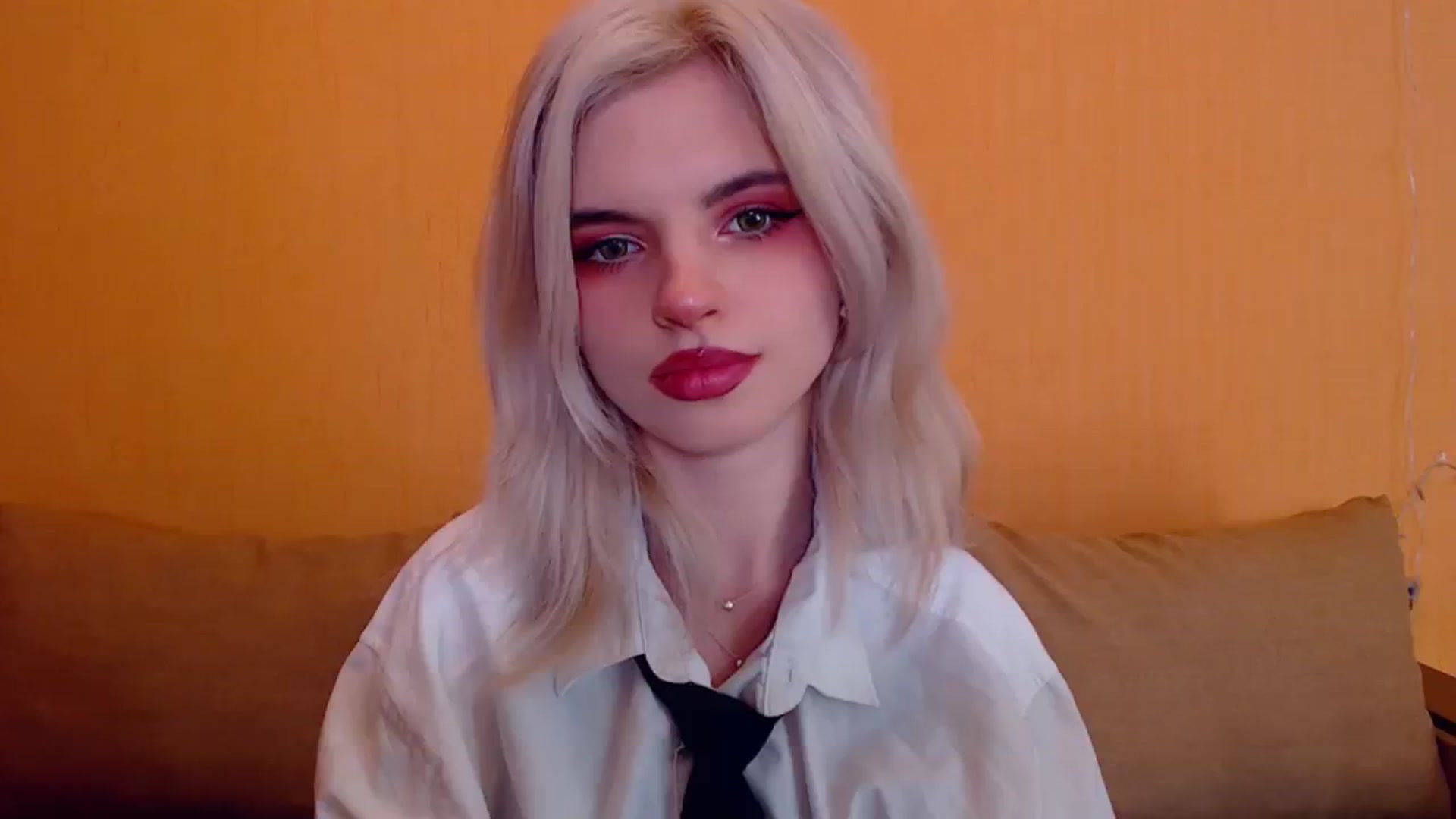 Gallery image thumbnail from Erineys's myfreecams stream on, 01/14/2024, 15:39 image 16 of 20