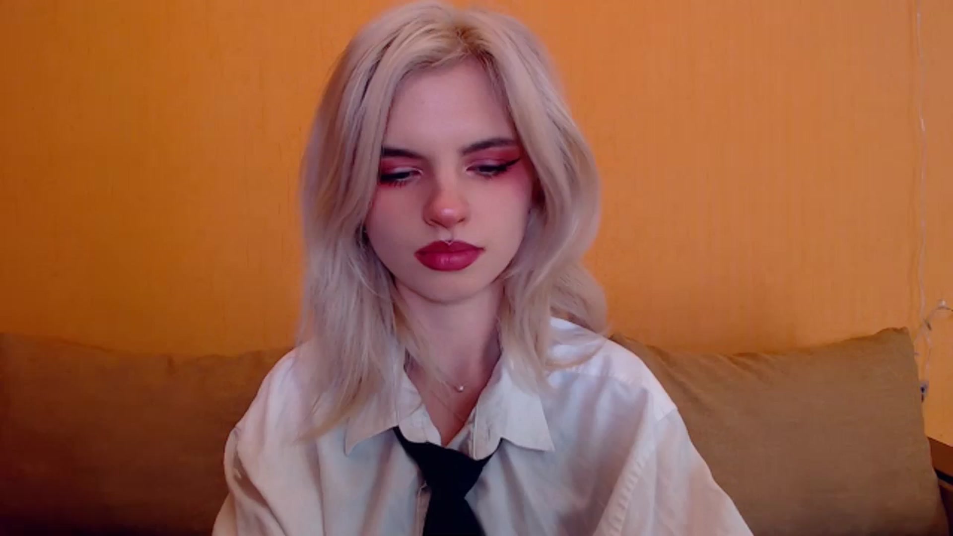 Gallery image thumbnail from Erineys's myfreecams stream on, 01/14/2024, 16:00 image 5 of 20