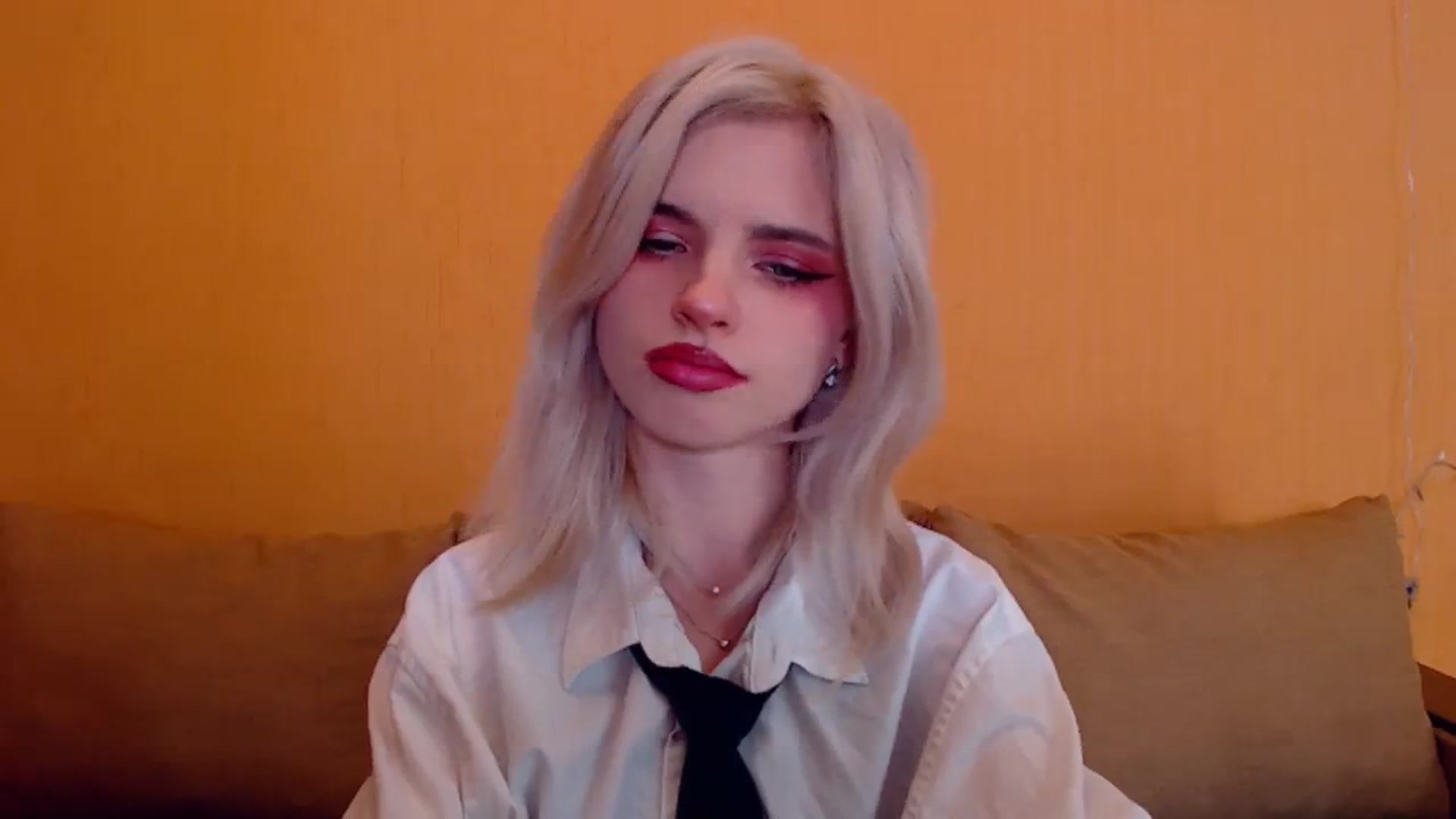 Gallery image thumbnail from Erineys's myfreecams stream on, 01/14/2024, 16:00 image 13 of 20