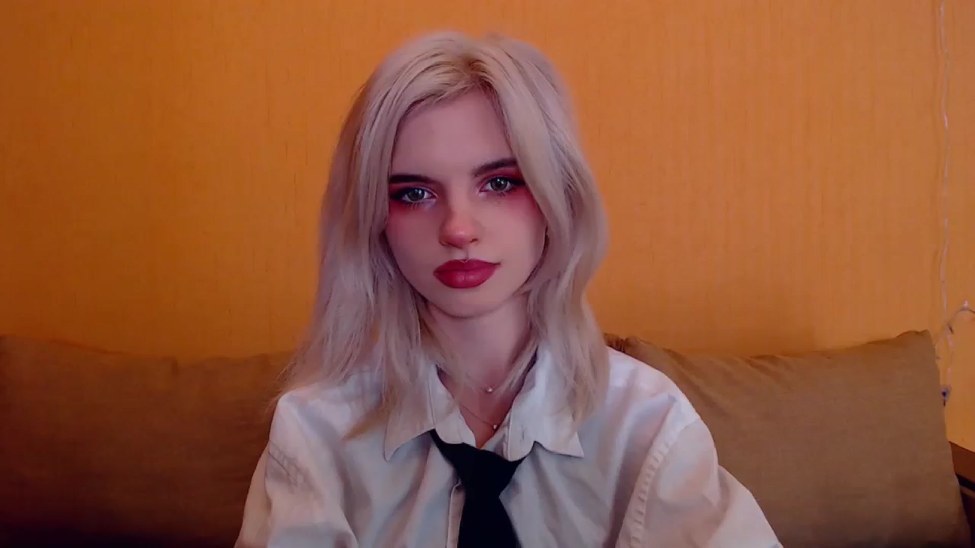 Gallery image thumbnail from Erineys's myfreecams stream on, 01/14/2024, 16:00 image 20 of 20