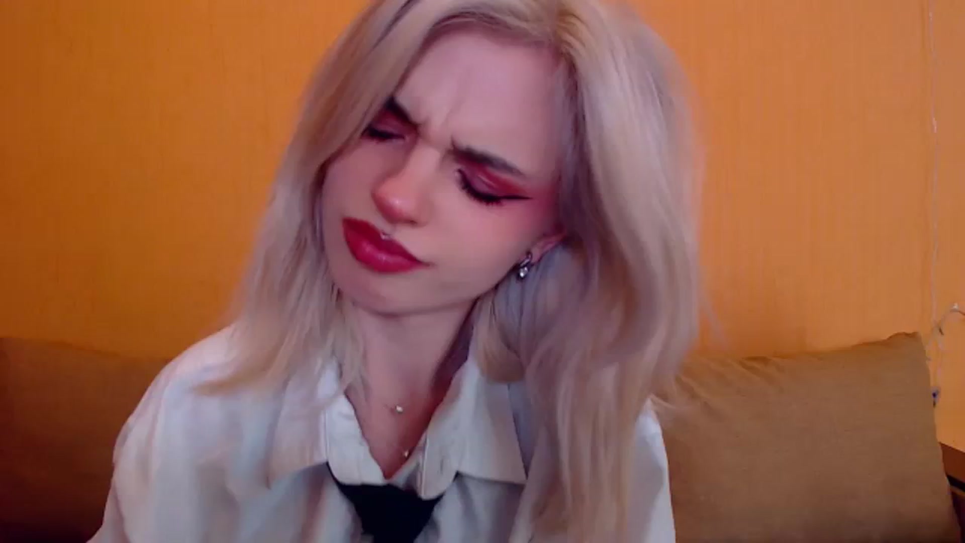 Gallery image thumbnail from Erineys's myfreecams stream on, 01/14/2024, 16:00 image 3 of 20