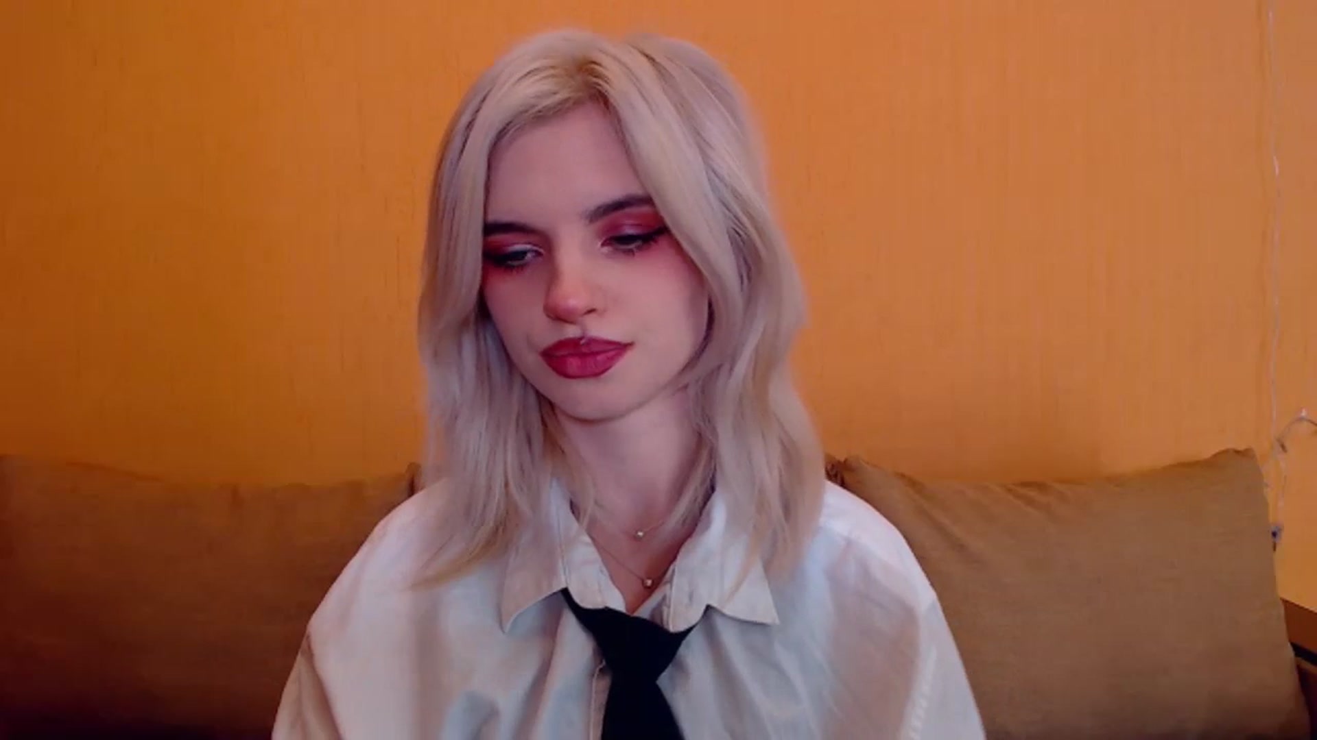 Gallery image thumbnail from Erineys's myfreecams stream on, 01/14/2024, 16:00 image 11 of 20