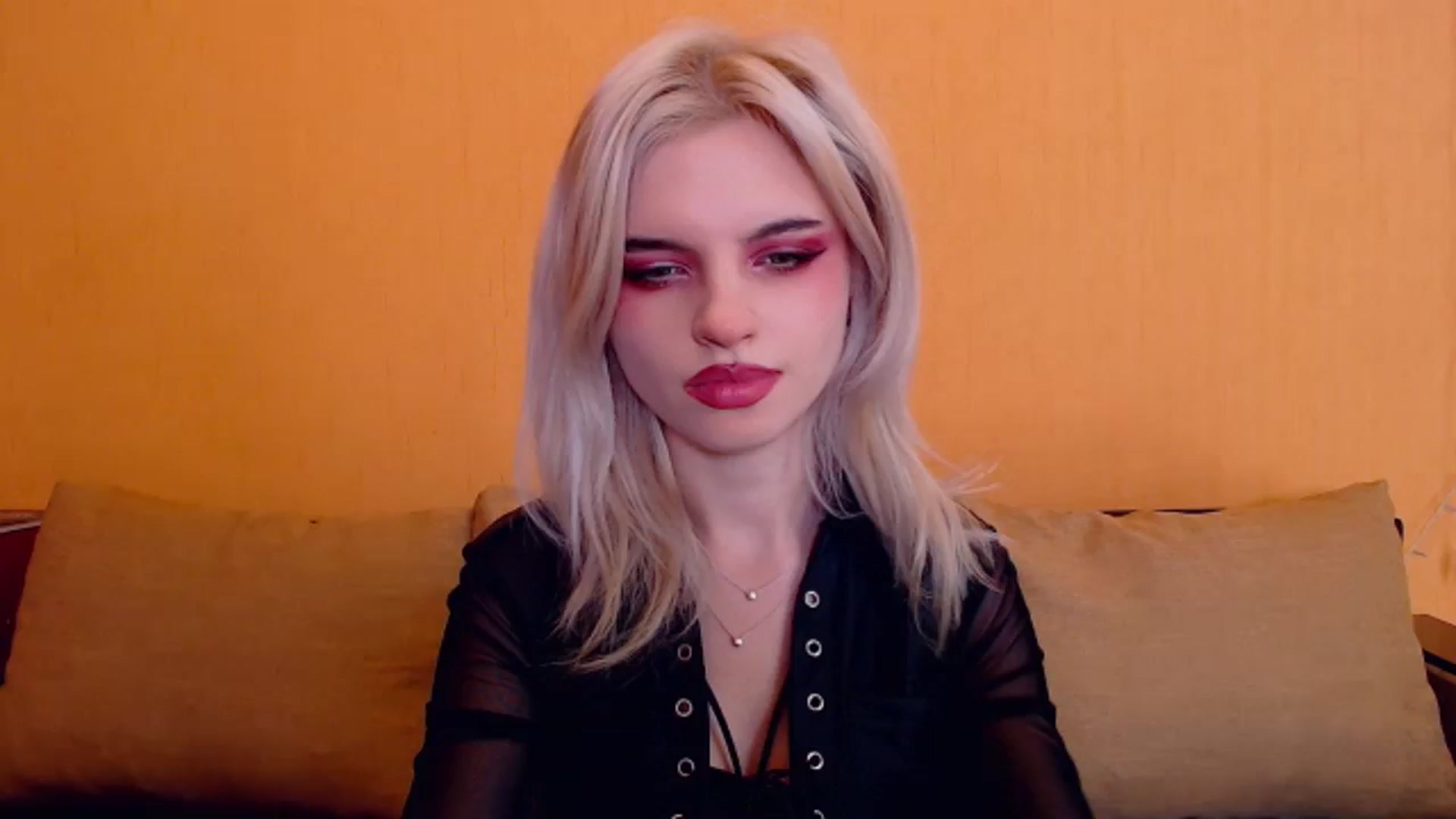 Gallery image thumbnail from Erineys's myfreecams stream on, 01/15/2024, 17:49 image 1 of 20