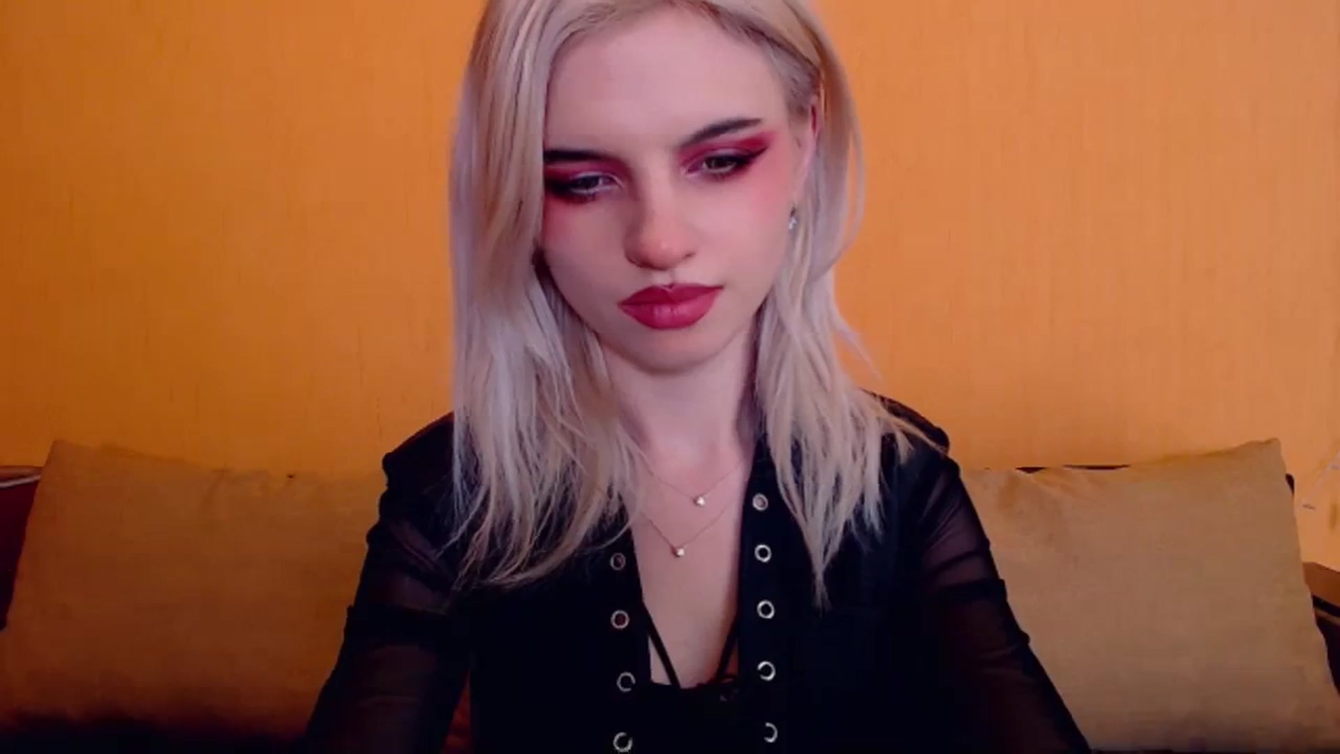 Gallery image thumbnail from Erineys's myfreecams stream on, 01/15/2024, 17:49 image 11 of 20