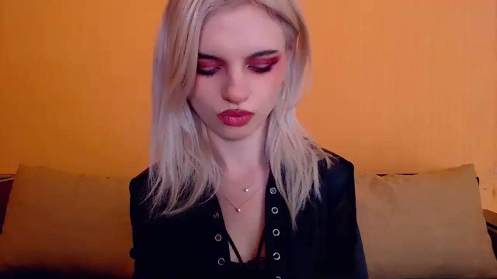 Gallery image thumbnail from Erineys's myfreecams stream on, 01/15/2024, 17:49 image 12 of 20