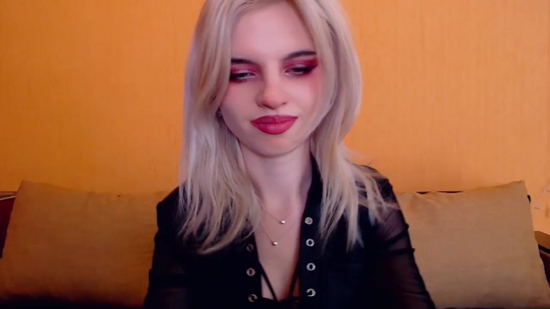 Gallery image thumbnail from Erineys's myfreecams stream on, 01/15/2024, 17:49 image 3 of 20
