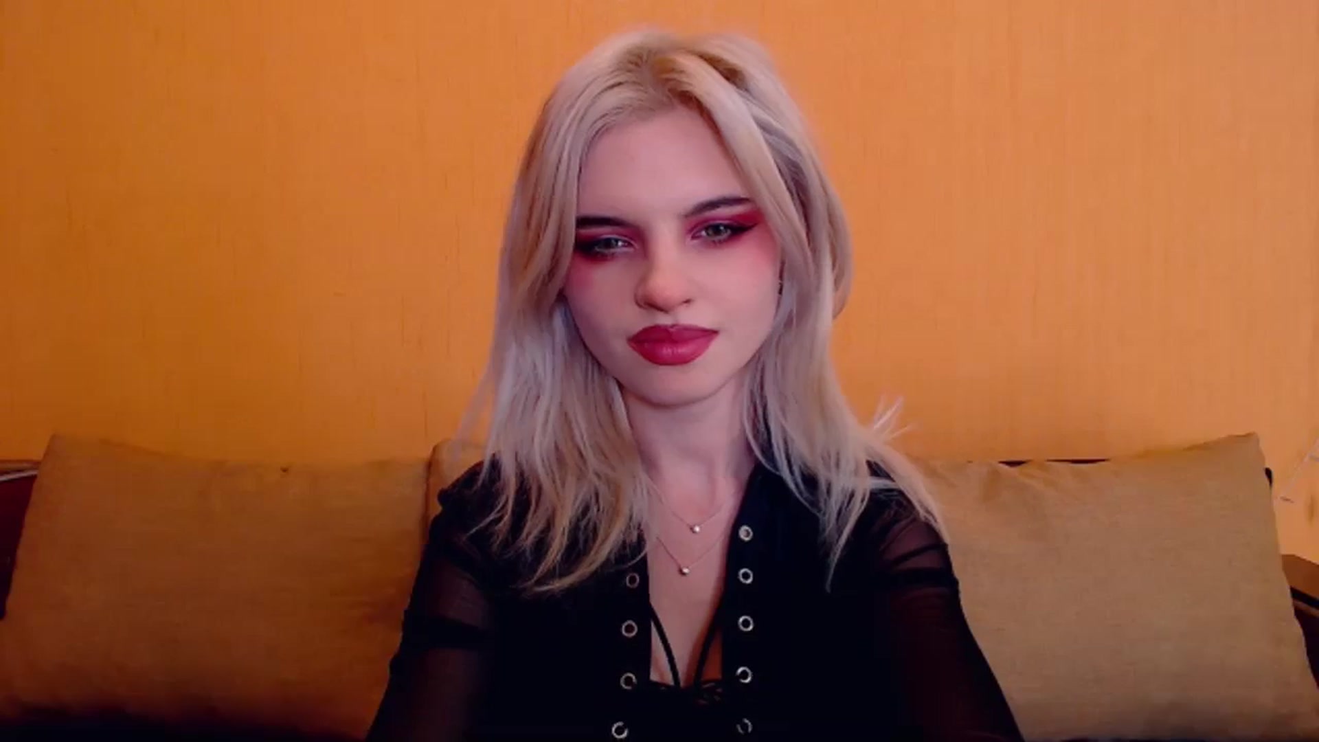 Gallery image thumbnail from Erineys's myfreecams stream on, 01/15/2024, 17:49 image 2 of 20