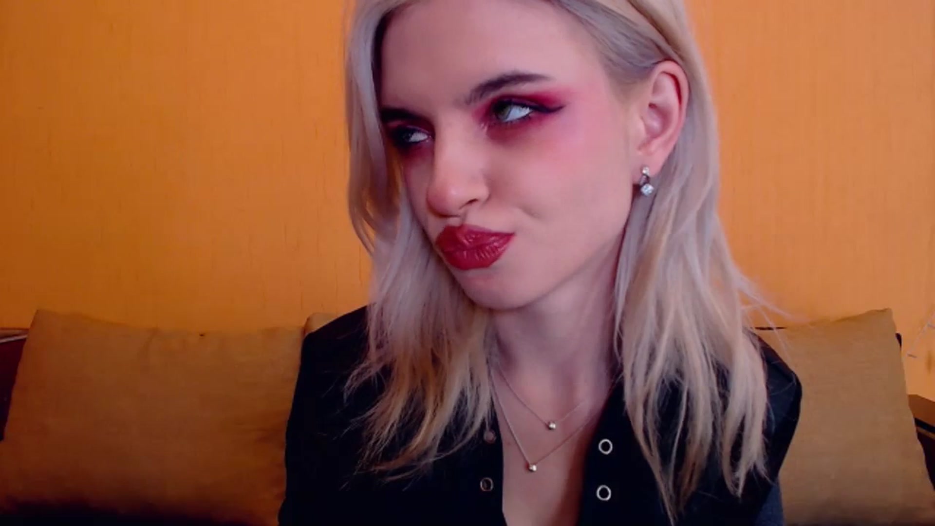 Gallery image thumbnail from Erineys's myfreecams stream on, 01/15/2024, 17:49 image 16 of 20