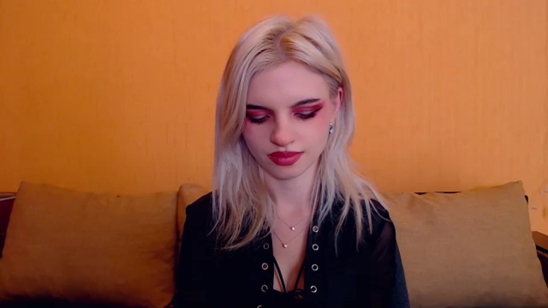 Gallery image thumbnail from Erineys's myfreecams stream on, 01/15/2024, 17:49 image 6 of 20