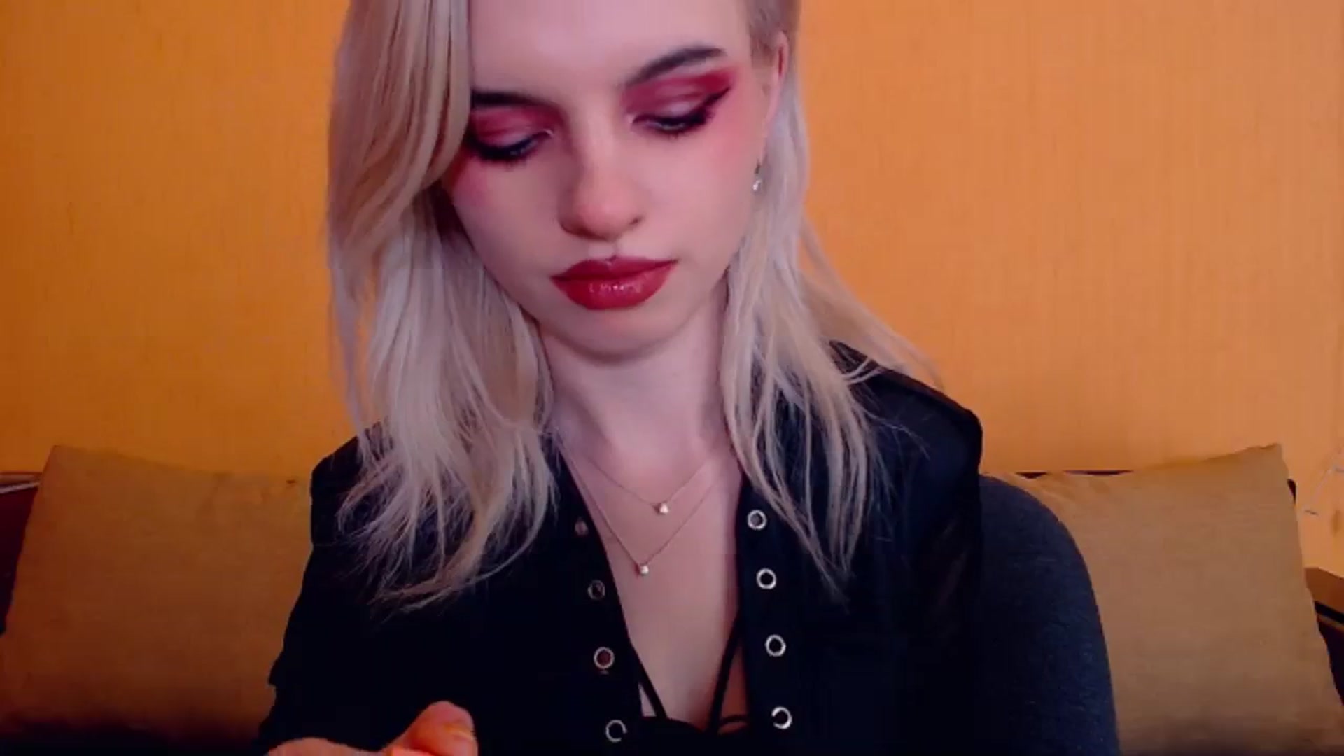 Gallery image thumbnail from Erineys's myfreecams stream on, 01/15/2024, 17:49 image 15 of 20