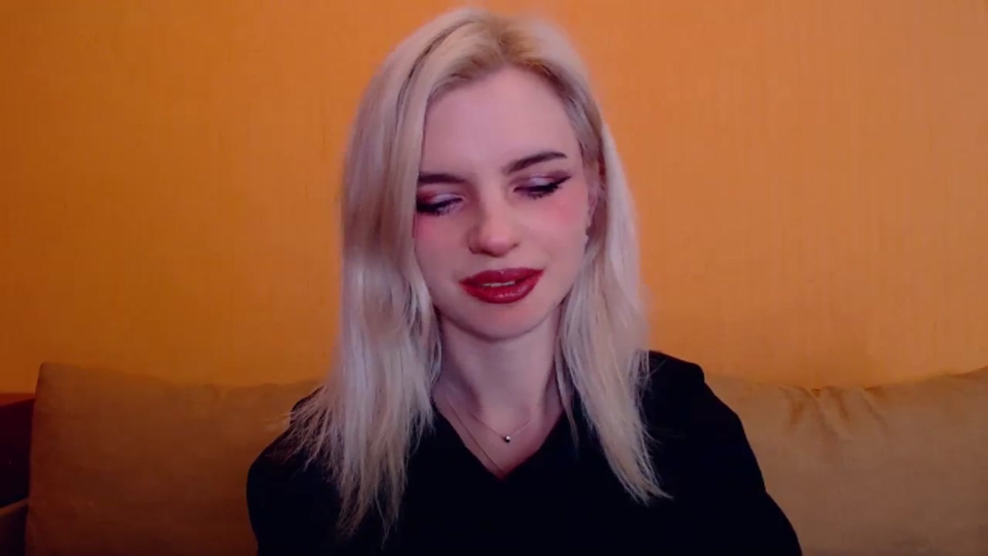 Gallery image thumbnail from Erineys's myfreecams stream on, 01/18/2024, 16:16 image 8 of 20