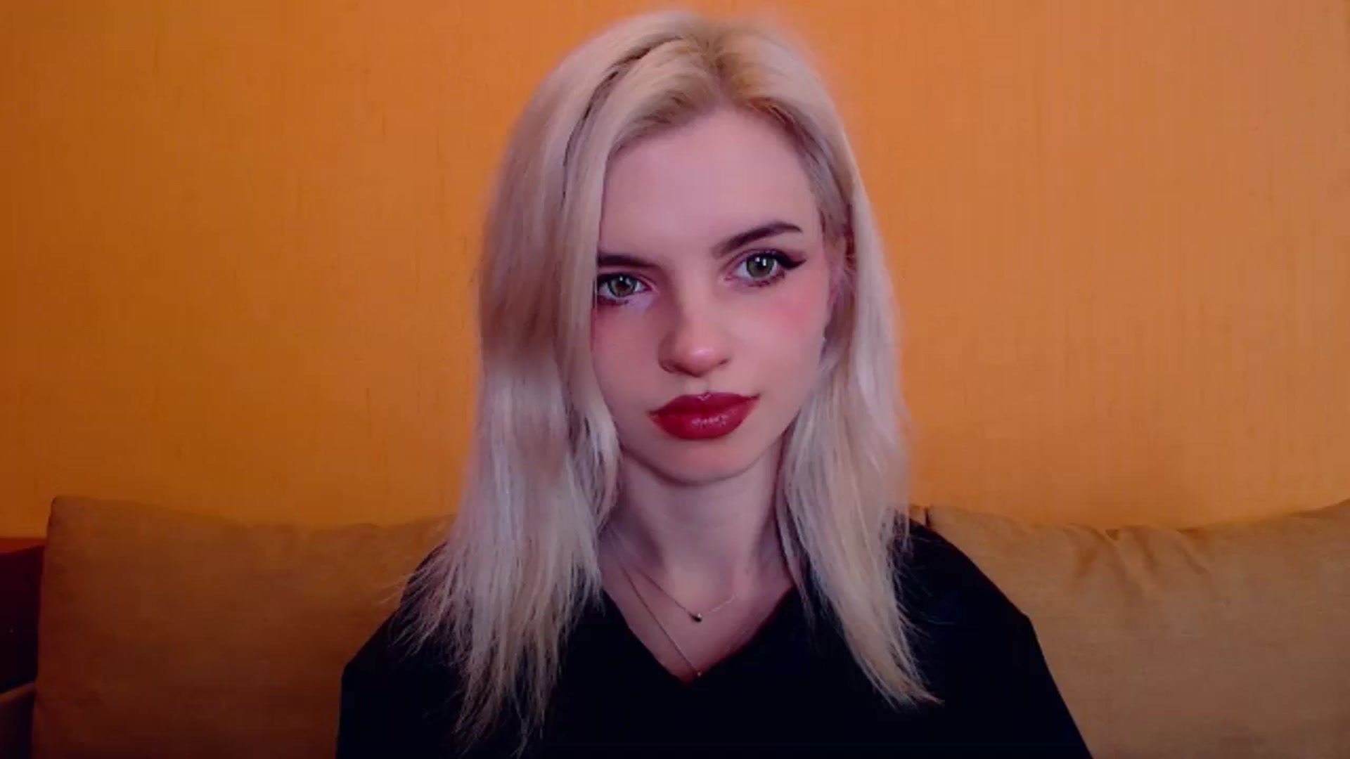 Gallery image thumbnail from Erineys's myfreecams stream on, 01/18/2024, 16:16 image 7 of 20