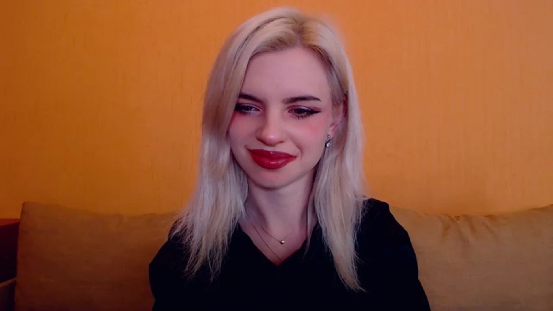 Gallery image thumbnail from Erineys's myfreecams stream on, 01/18/2024, 16:16 image 17 of 20