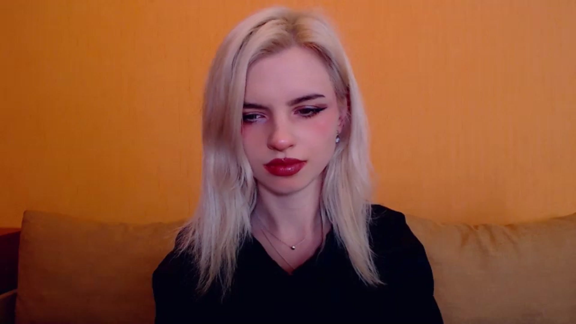 Gallery image thumbnail from Erineys's myfreecams stream on, 01/18/2024, 16:16 image 13 of 20