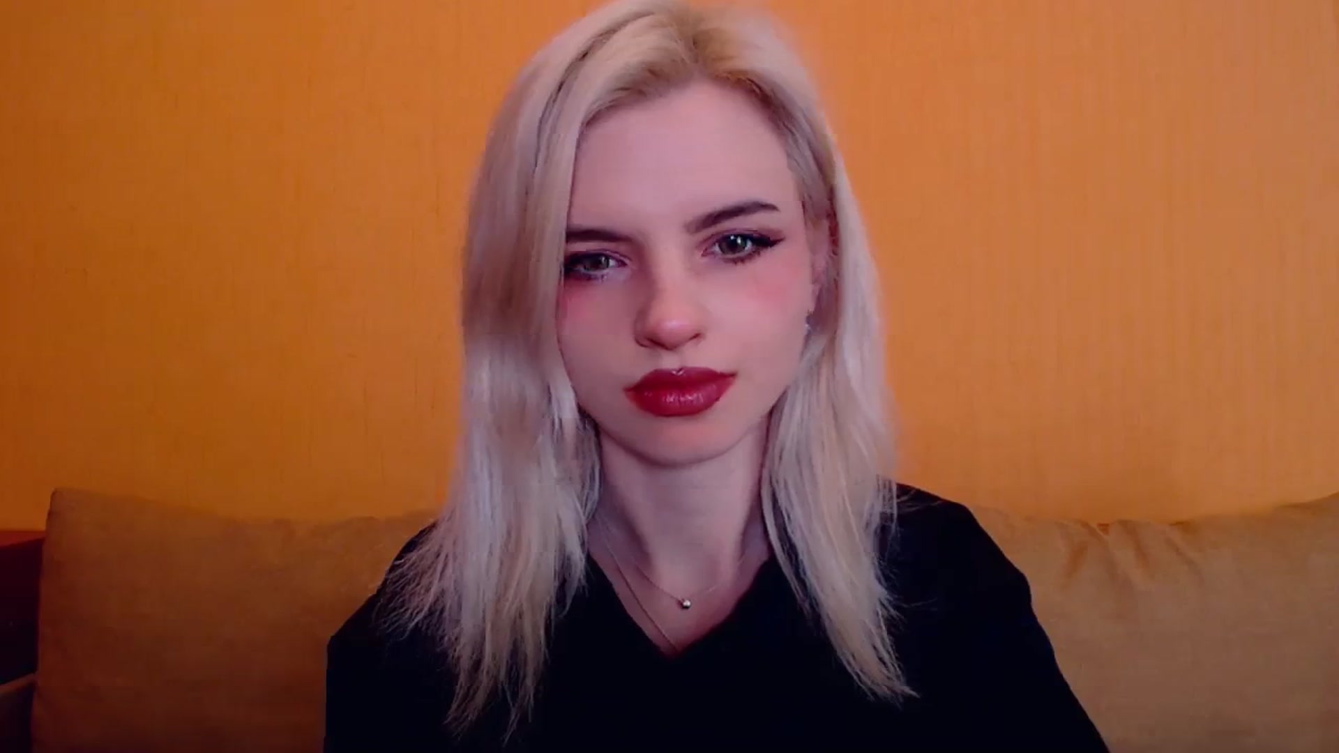 Gallery image thumbnail from Erineys's myfreecams stream on, 01/18/2024, 16:16 image 5 of 20