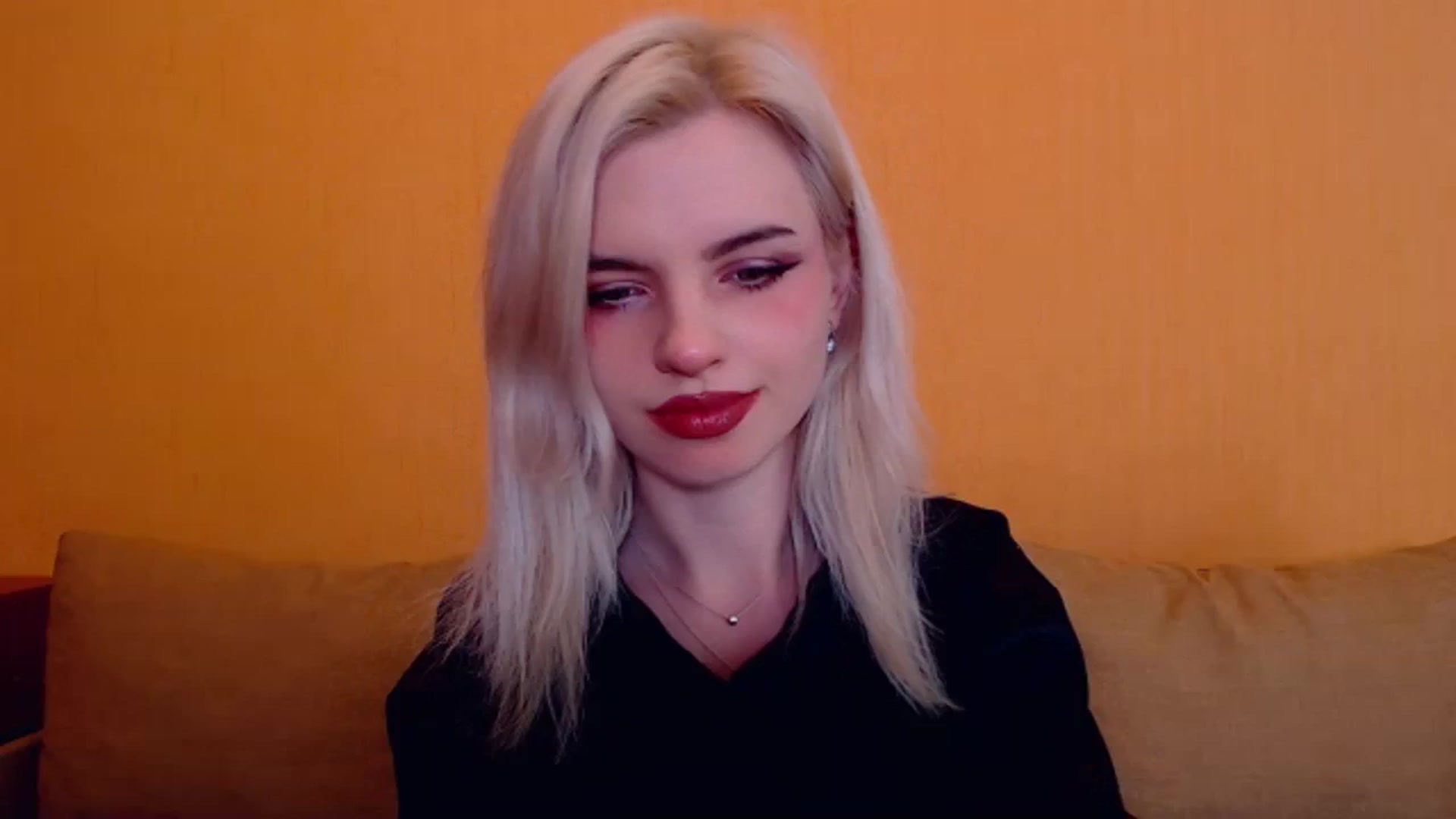 Gallery image thumbnail from Erineys's myfreecams stream on, 01/18/2024, 16:16 image 11 of 20