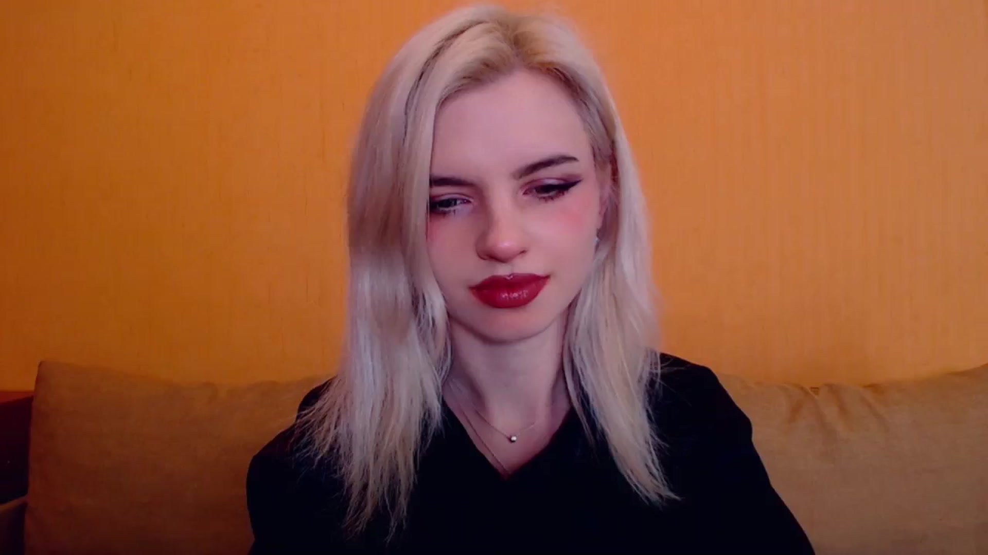 Gallery image thumbnail from Erineys's myfreecams stream on, 01/18/2024, 16:16 image 6 of 20