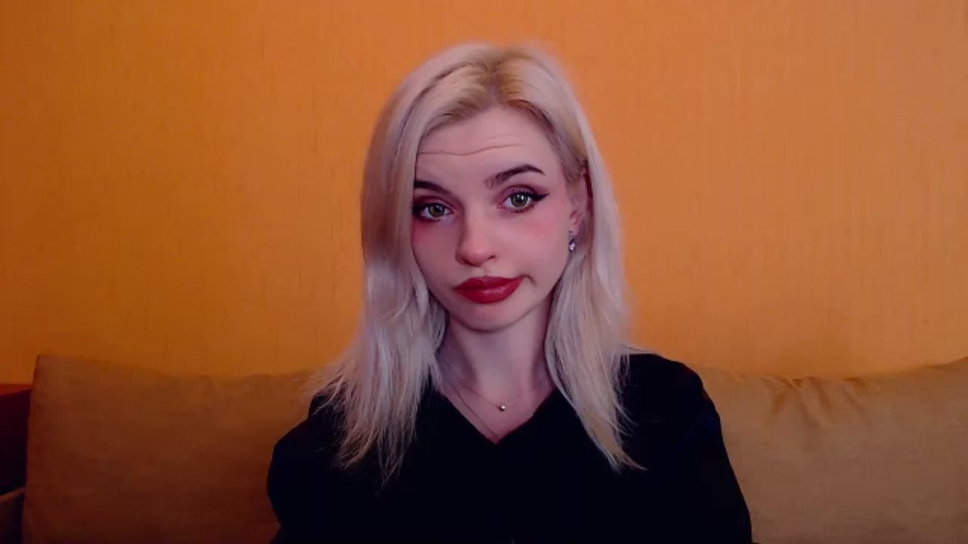 Gallery image thumbnail from Erineys's myfreecams stream on, 01/18/2024, 16:16 image 1 of 20