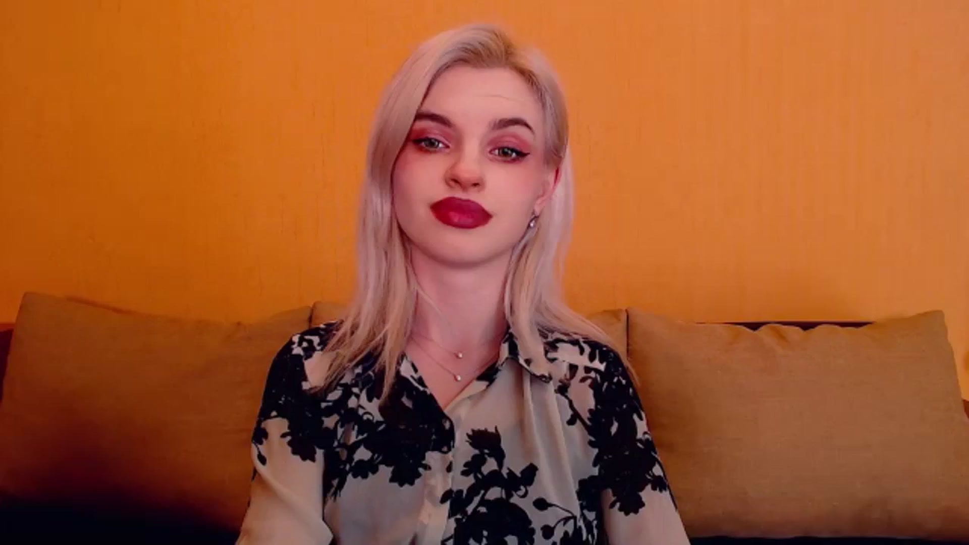 Gallery image thumbnail from Erineys's myfreecams stream on, 01/19/2024, 17:34 image 7 of 20