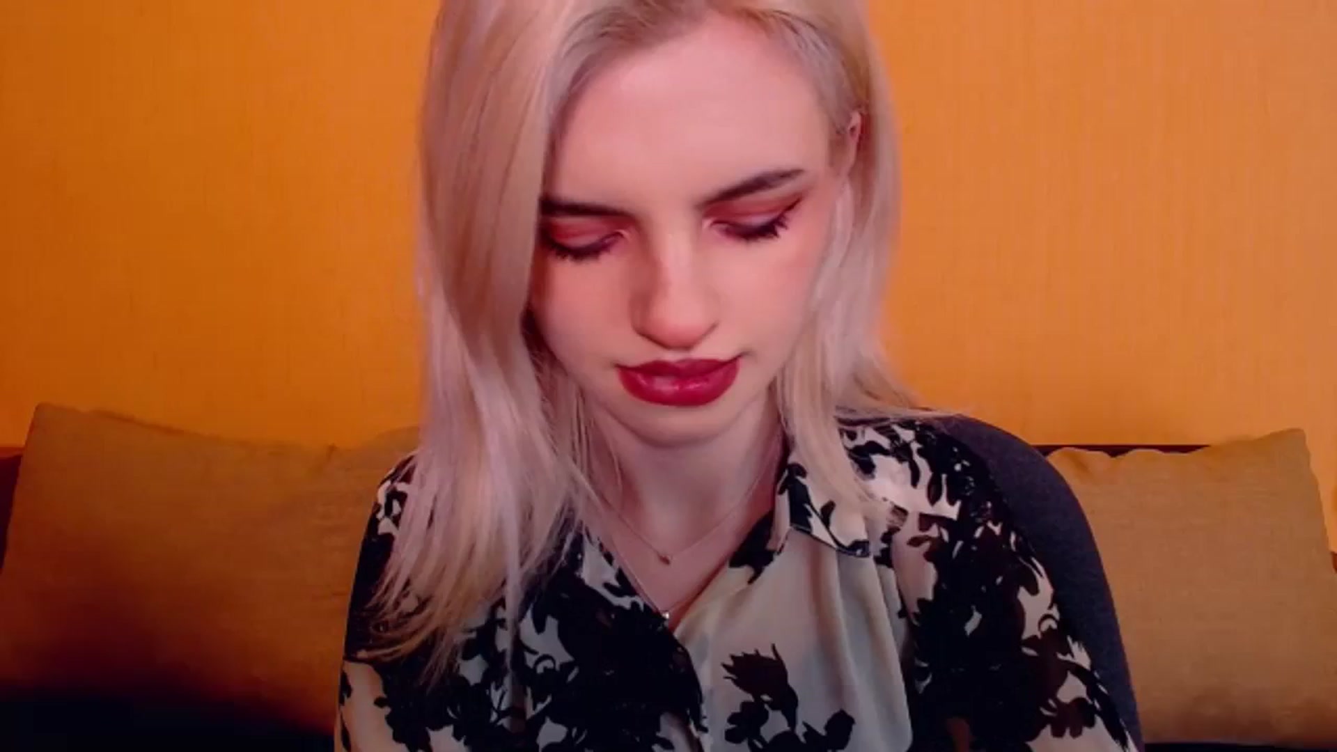Gallery image thumbnail from Erineys's myfreecams stream on, 01/19/2024, 17:34 image 12 of 20