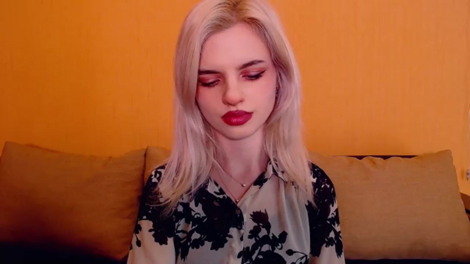 Gallery image thumbnail from Erineys's myfreecams stream on, 01/19/2024, 17:34 image 18 of 20