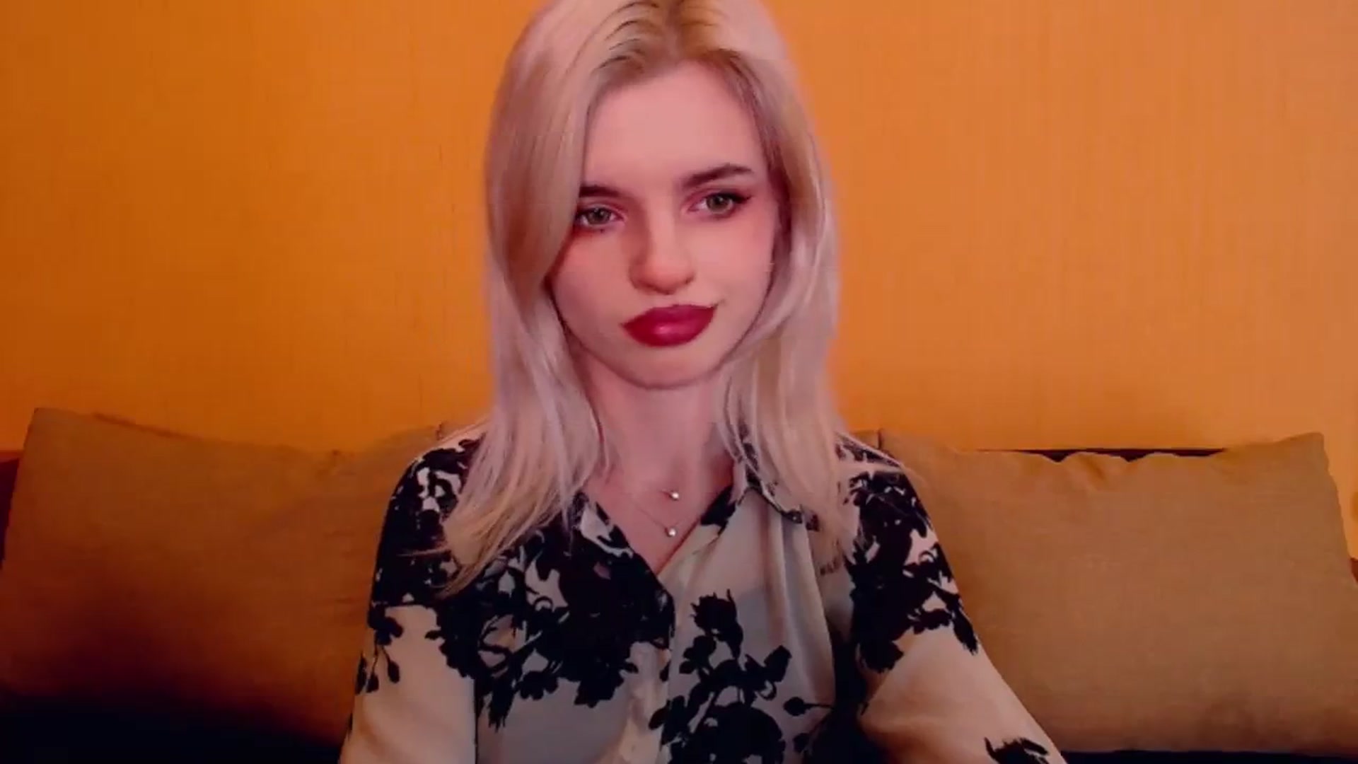 Gallery image thumbnail from Erineys's myfreecams stream on, 01/19/2024, 17:34 image 4 of 20
