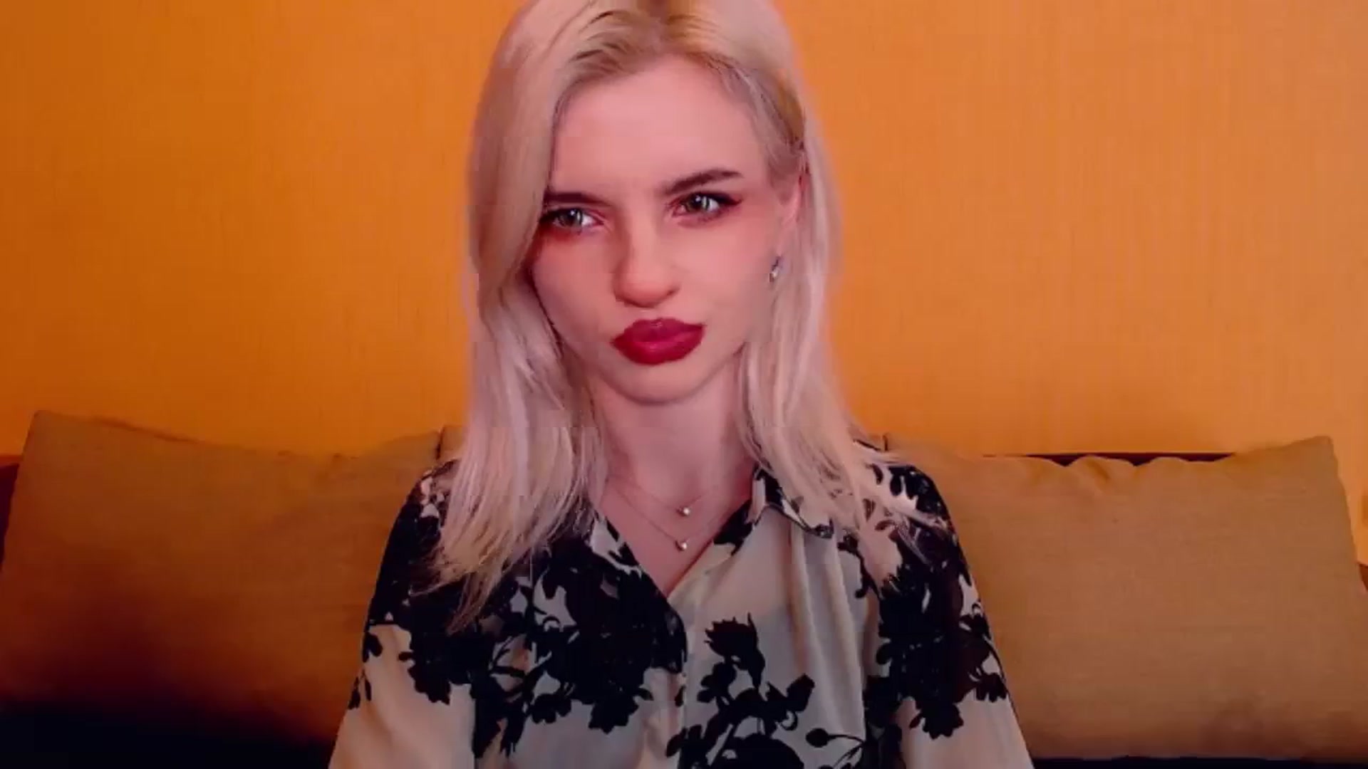 Gallery image thumbnail from Erineys's myfreecams stream on, 01/19/2024, 17:34 image 2 of 20
