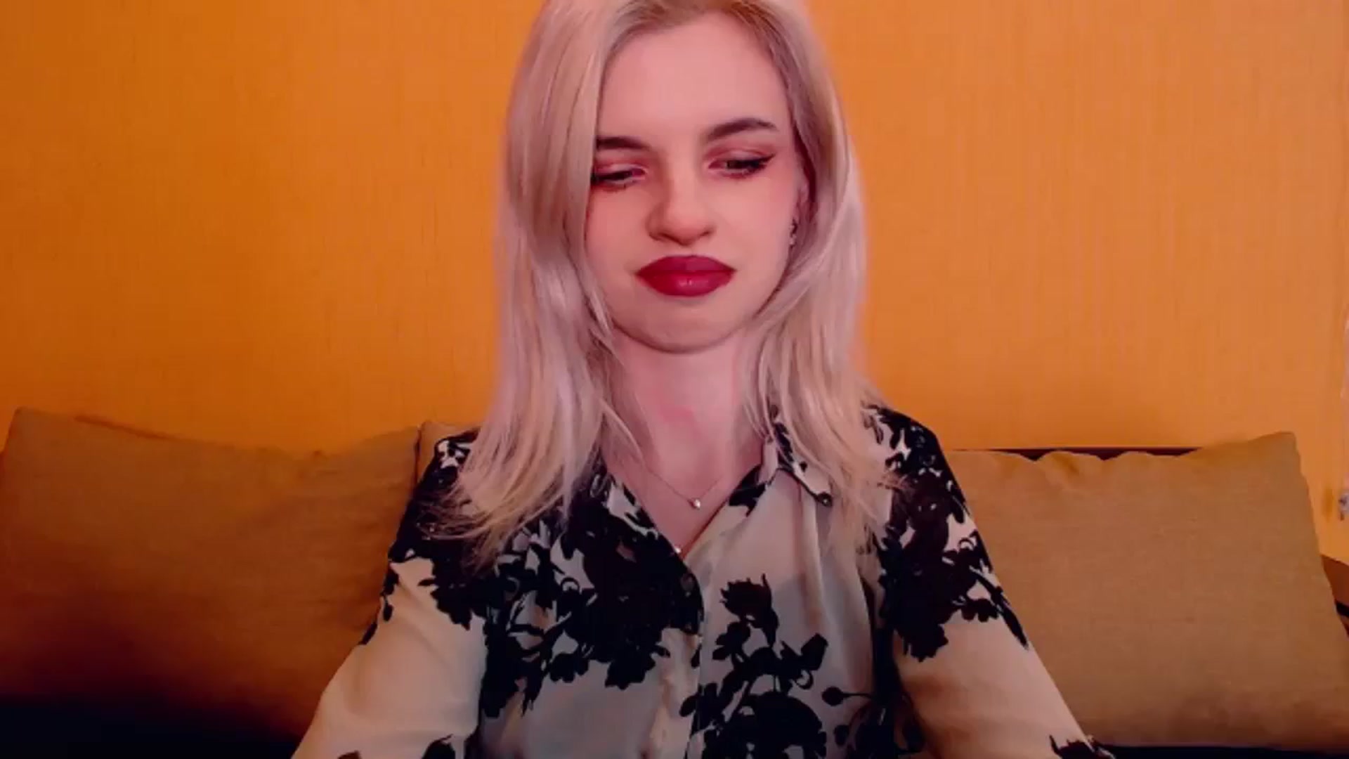 Gallery image thumbnail from Erineys's myfreecams stream on, 01/19/2024, 17:34 image 14 of 20