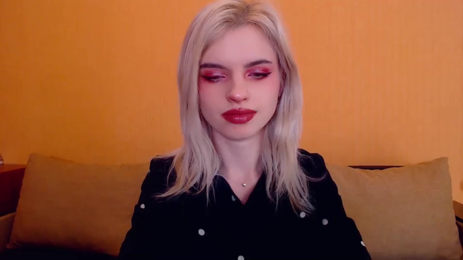 Gallery image thumbnail from Erineys's myfreecams stream on, 01/22/2024, 16:00 image 14 of 20