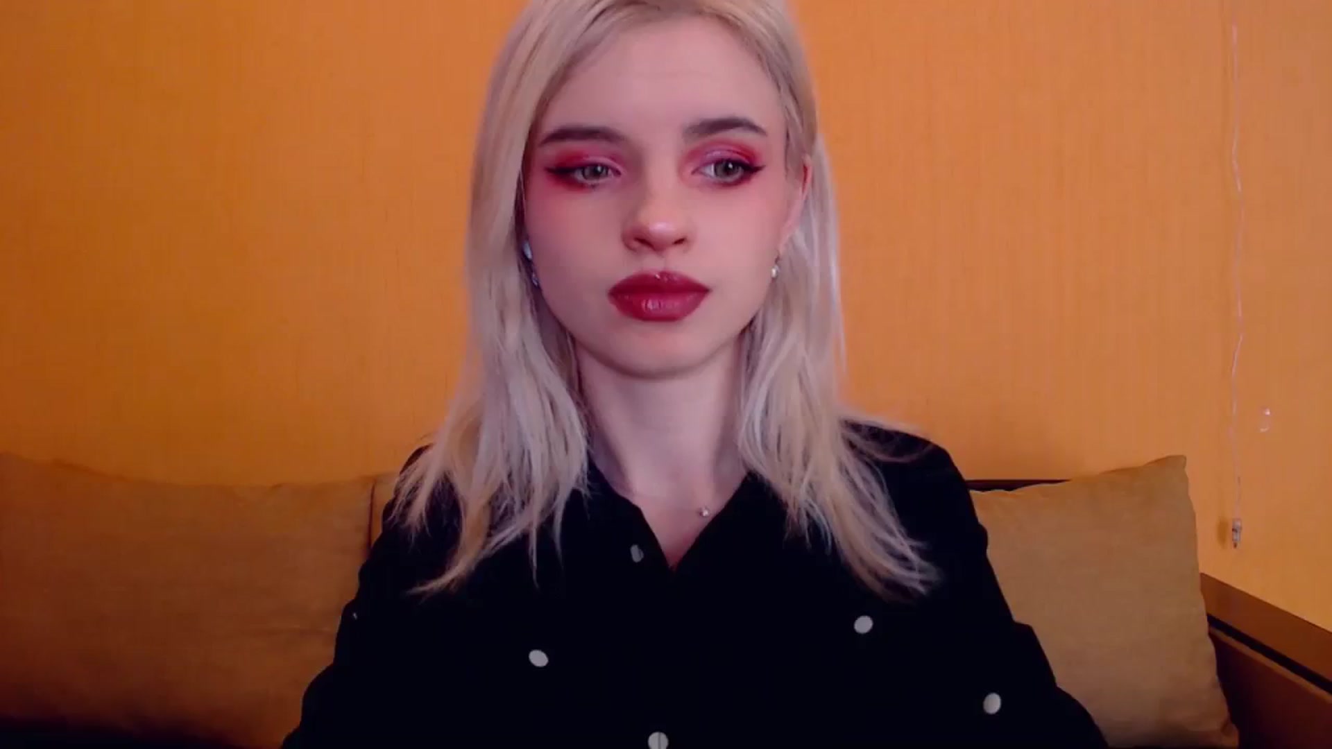 Gallery image thumbnail from Erineys's myfreecams stream on, 01/22/2024, 16:00 image 1 of 20