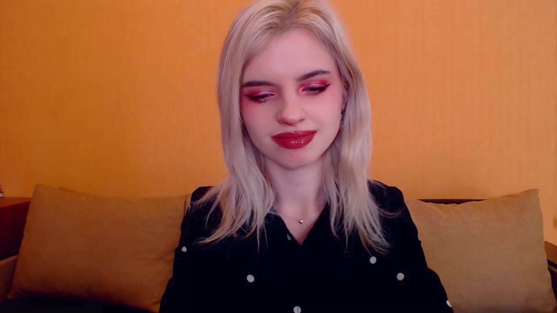 Gallery image thumbnail from Erineys's myfreecams stream on, 01/22/2024, 16:00 image 13 of 20