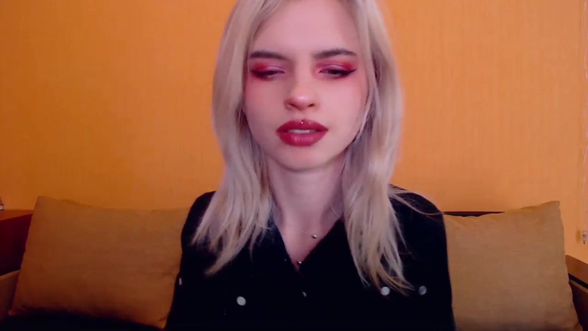 Gallery image thumbnail from Erineys's myfreecams stream on, 01/22/2024, 16:00 image 5 of 20