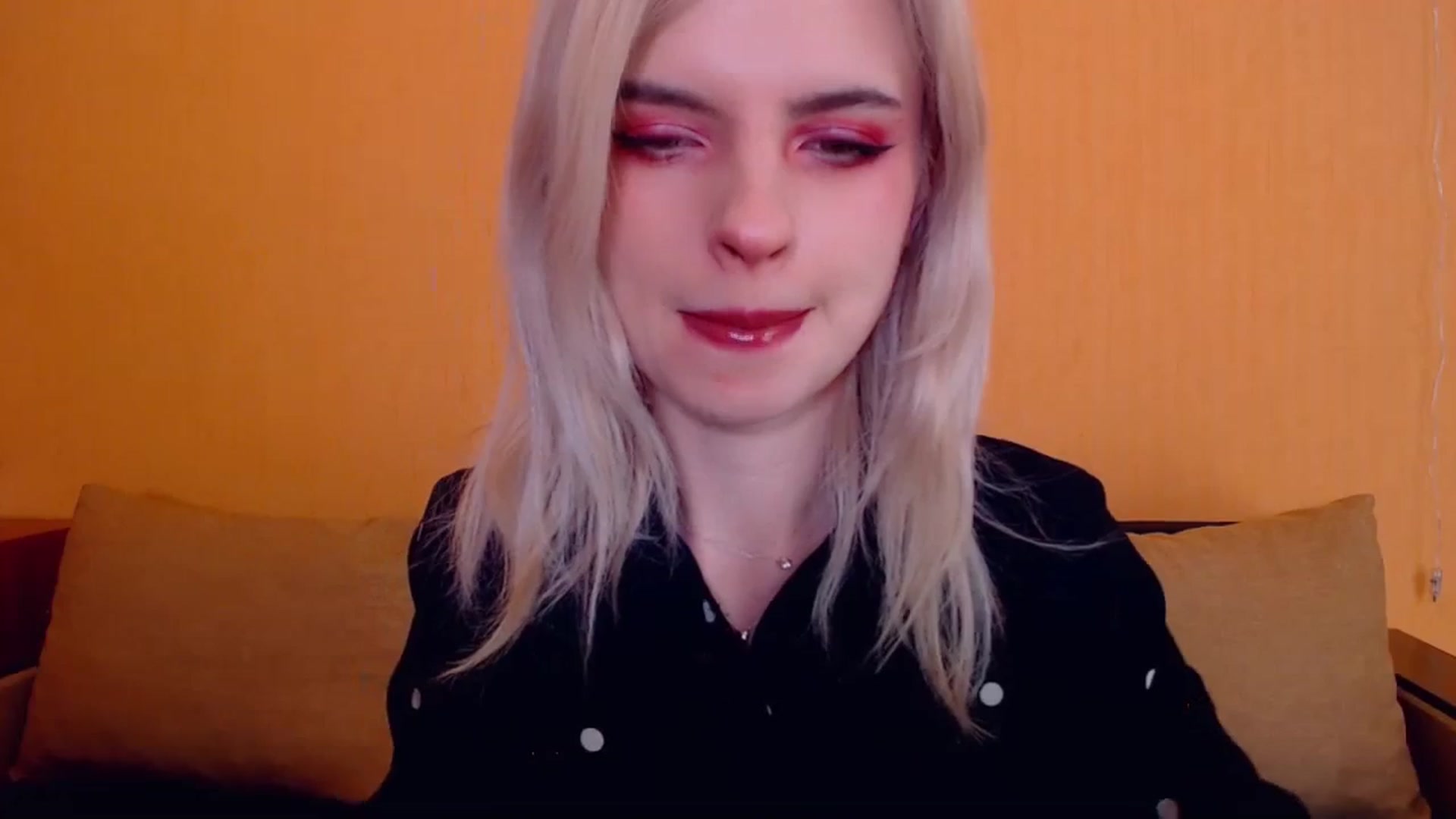 Gallery image thumbnail from Erineys's myfreecams stream on, 01/22/2024, 16:00 image 2 of 20