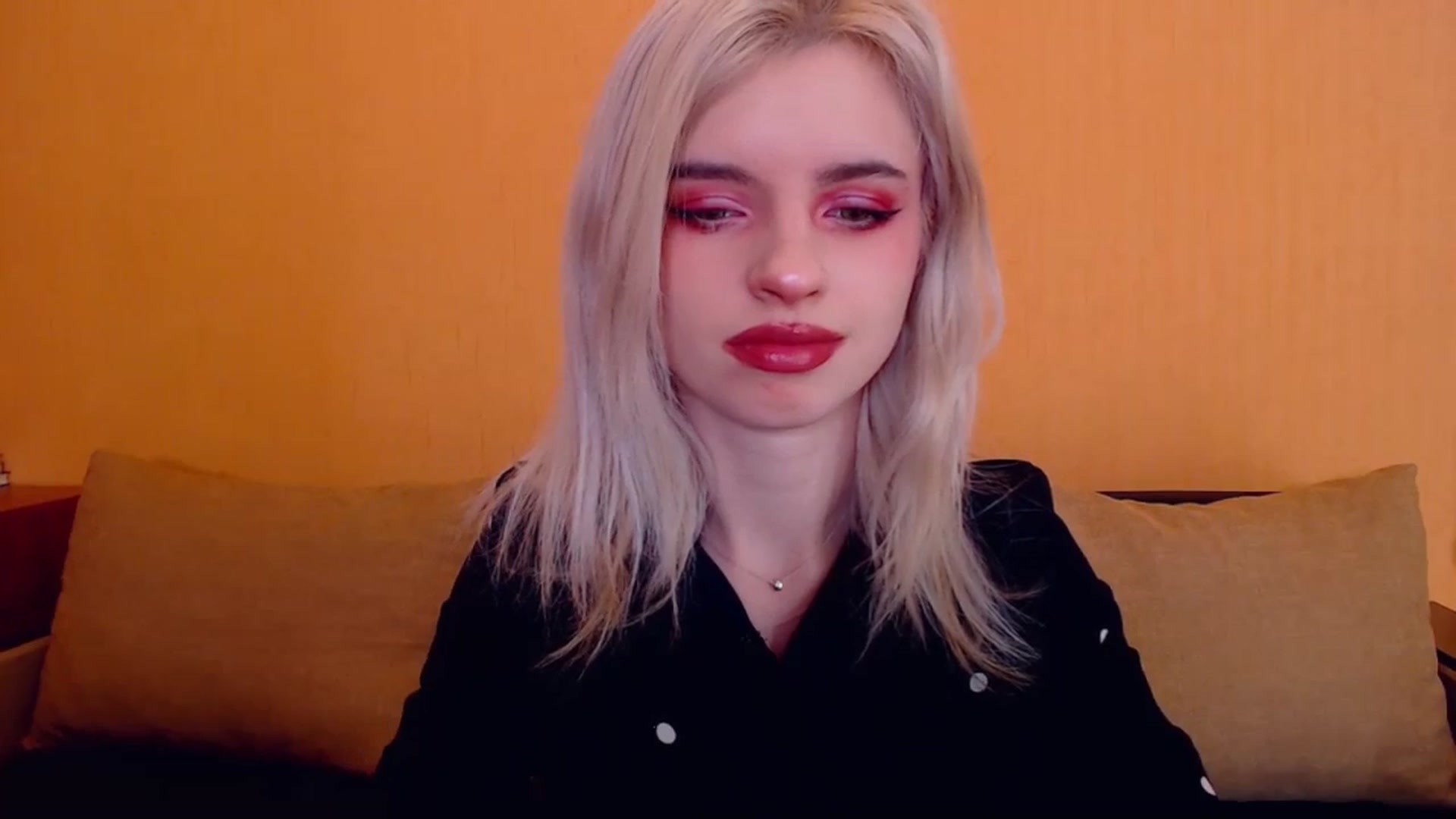 Gallery image thumbnail from Erineys's myfreecams stream on, 01/22/2024, 16:00 image 20 of 20
