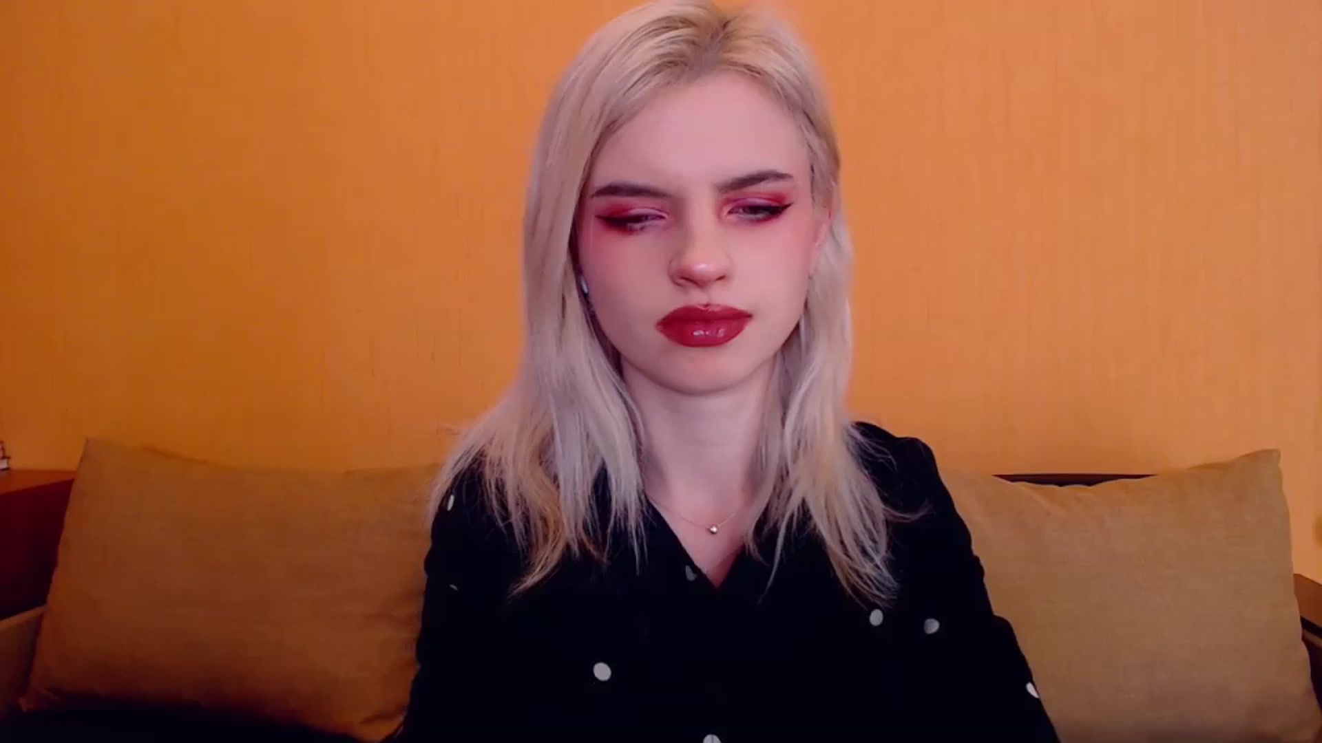 Gallery image thumbnail from Erineys's myfreecams stream on, 01/22/2024, 16:00 image 16 of 20