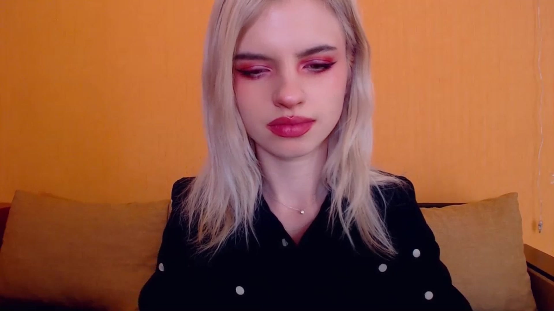 Gallery image thumbnail from Erineys's myfreecams stream on, 01/22/2024, 17:17 image 4 of 20