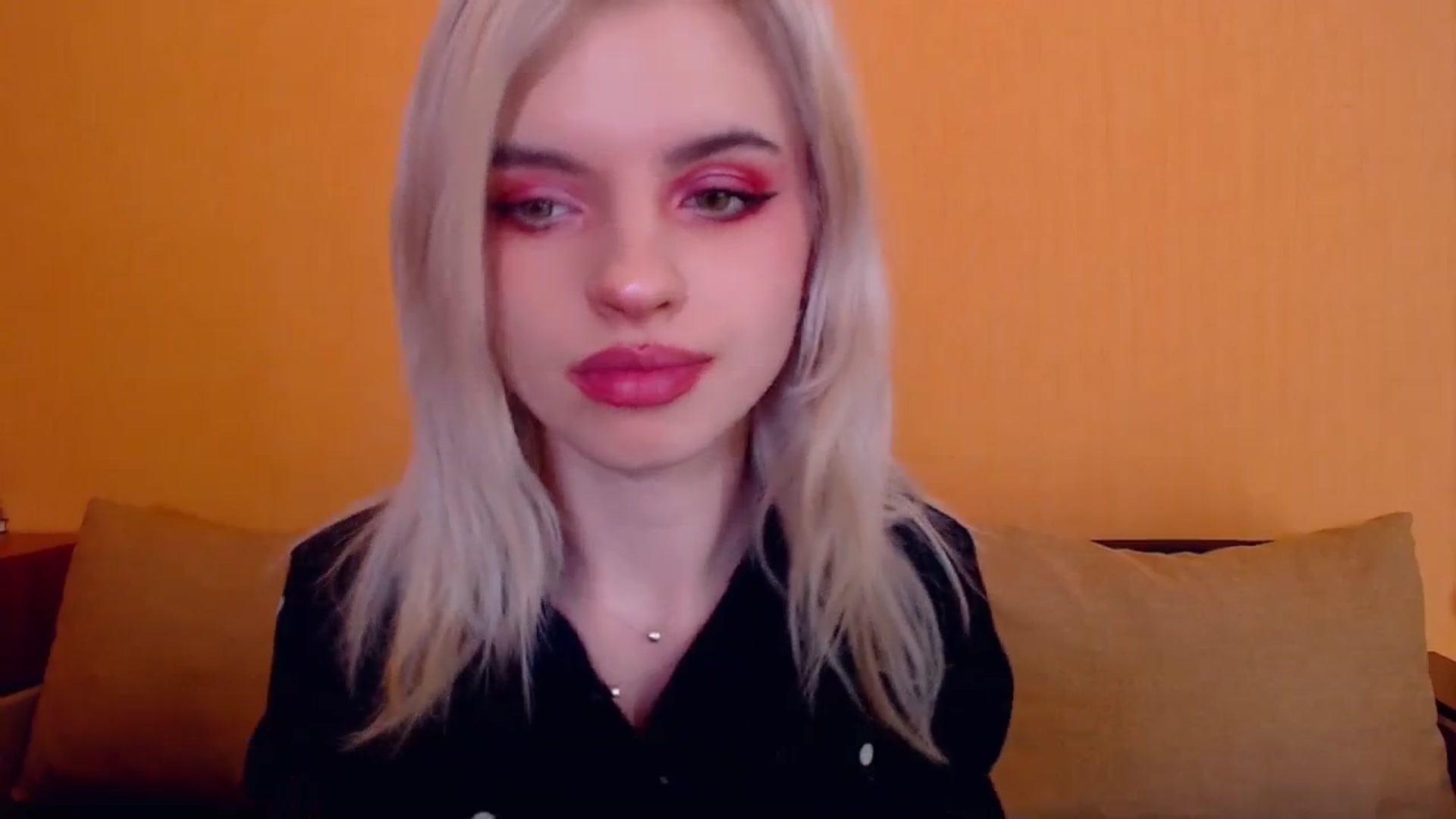 Gallery image thumbnail from Erineys's myfreecams stream on, 01/22/2024, 17:17 image 10 of 20