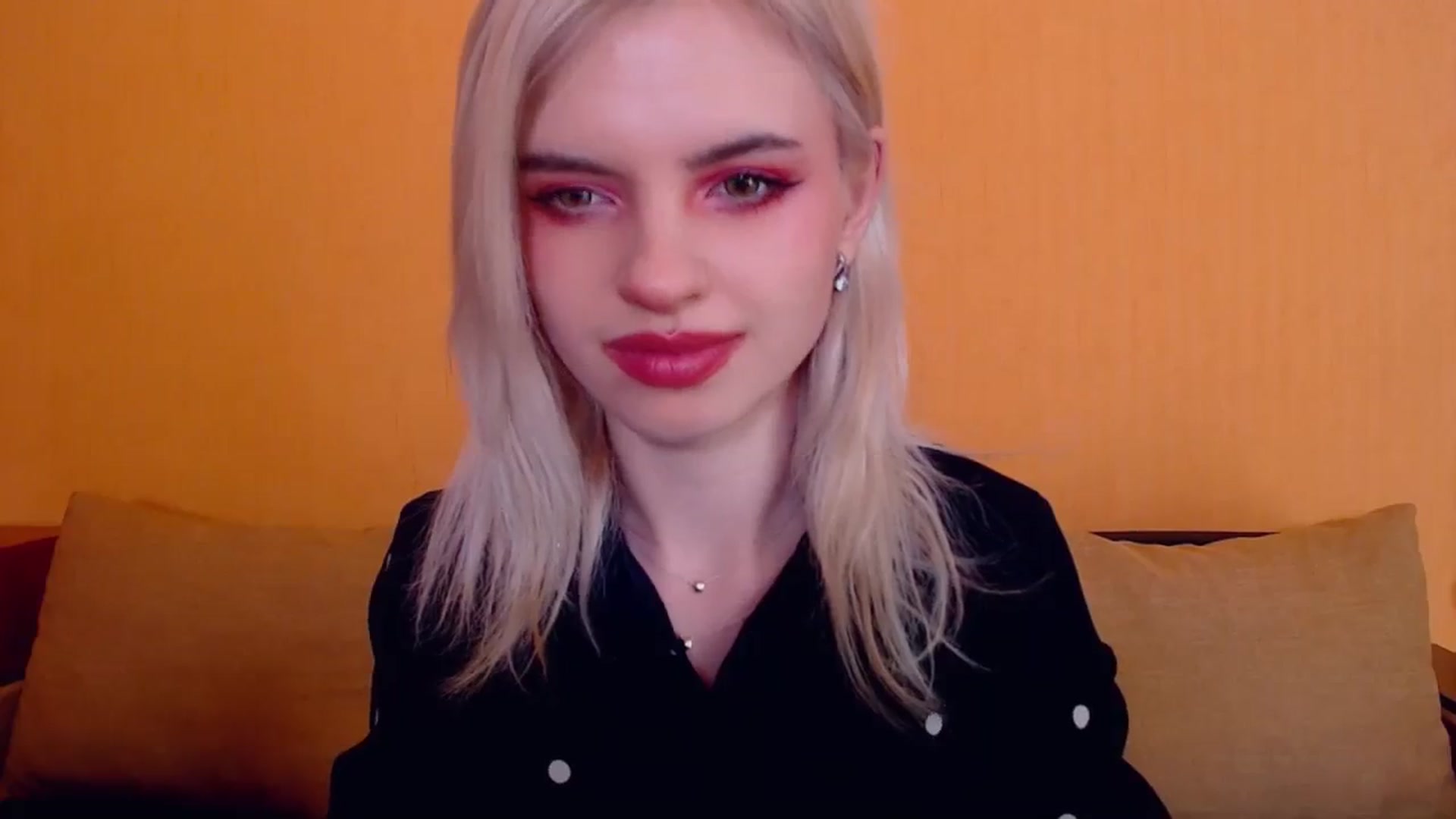 Gallery image thumbnail from Erineys's myfreecams stream on, 01/22/2024, 17:17 image 17 of 20