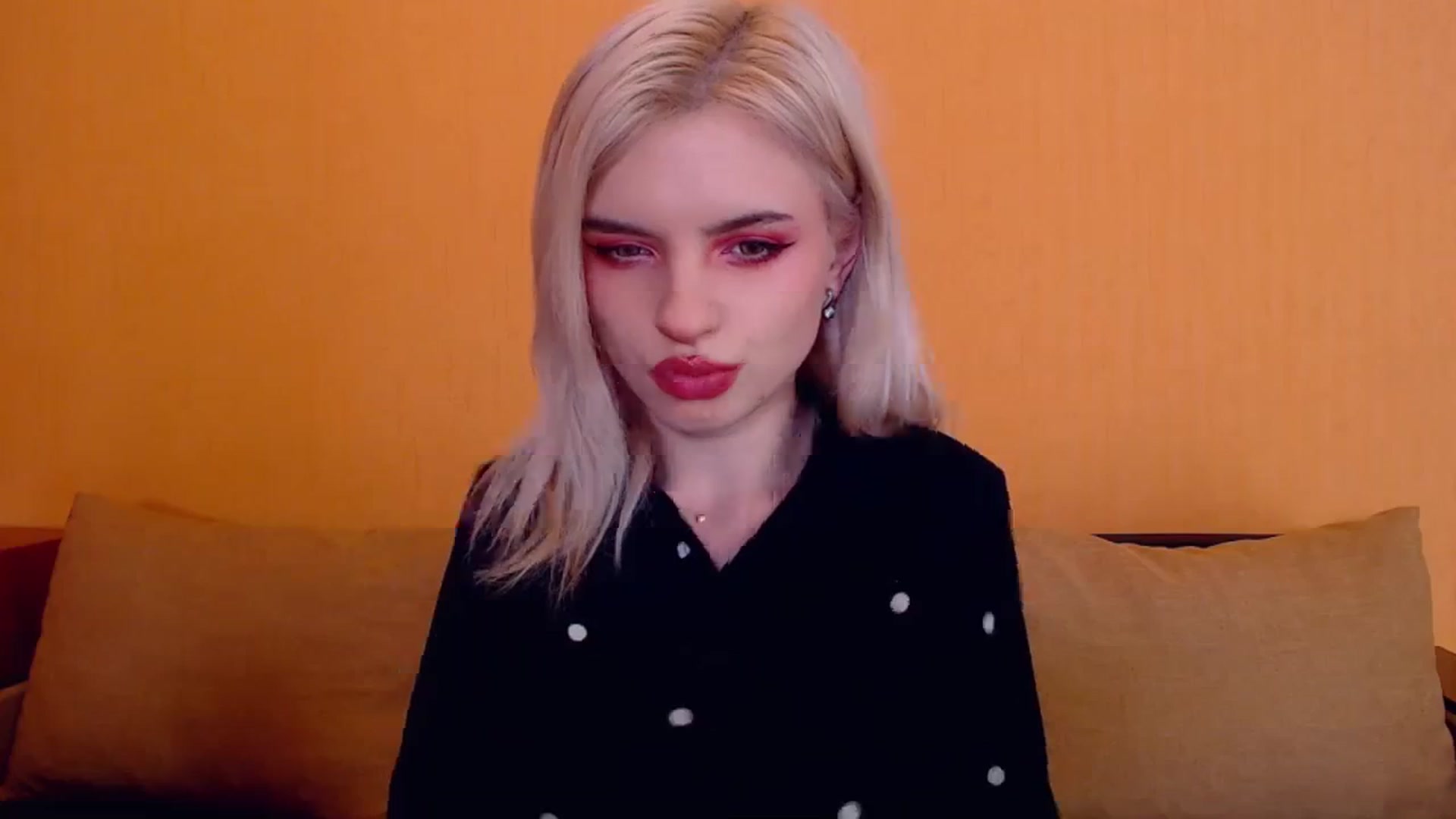Gallery image thumbnail from Erineys's myfreecams stream on, 01/22/2024, 17:17 image 19 of 20