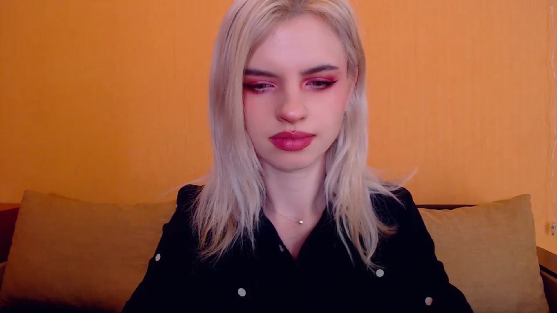 Gallery image thumbnail from Erineys's myfreecams stream on, 01/22/2024, 17:17 image 6 of 20