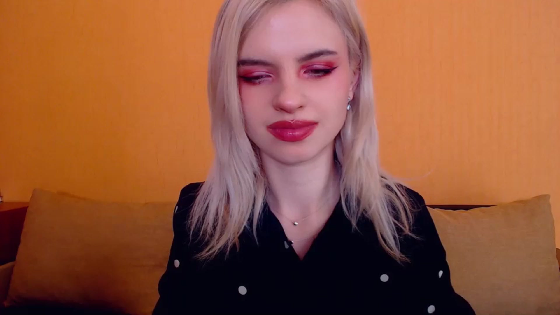 Gallery image thumbnail from Erineys's myfreecams stream on, 01/22/2024, 17:17 image 18 of 20