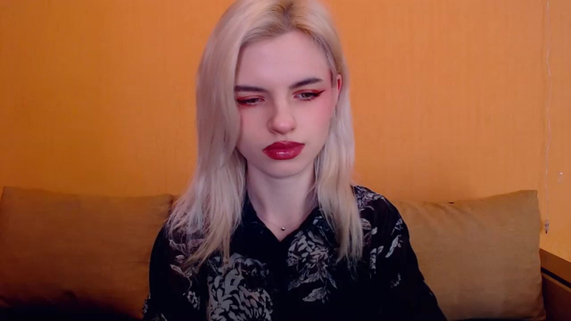 Gallery image thumbnail from Erineys's myfreecams stream on, 01/25/2024, 16:05 image 1 of 20