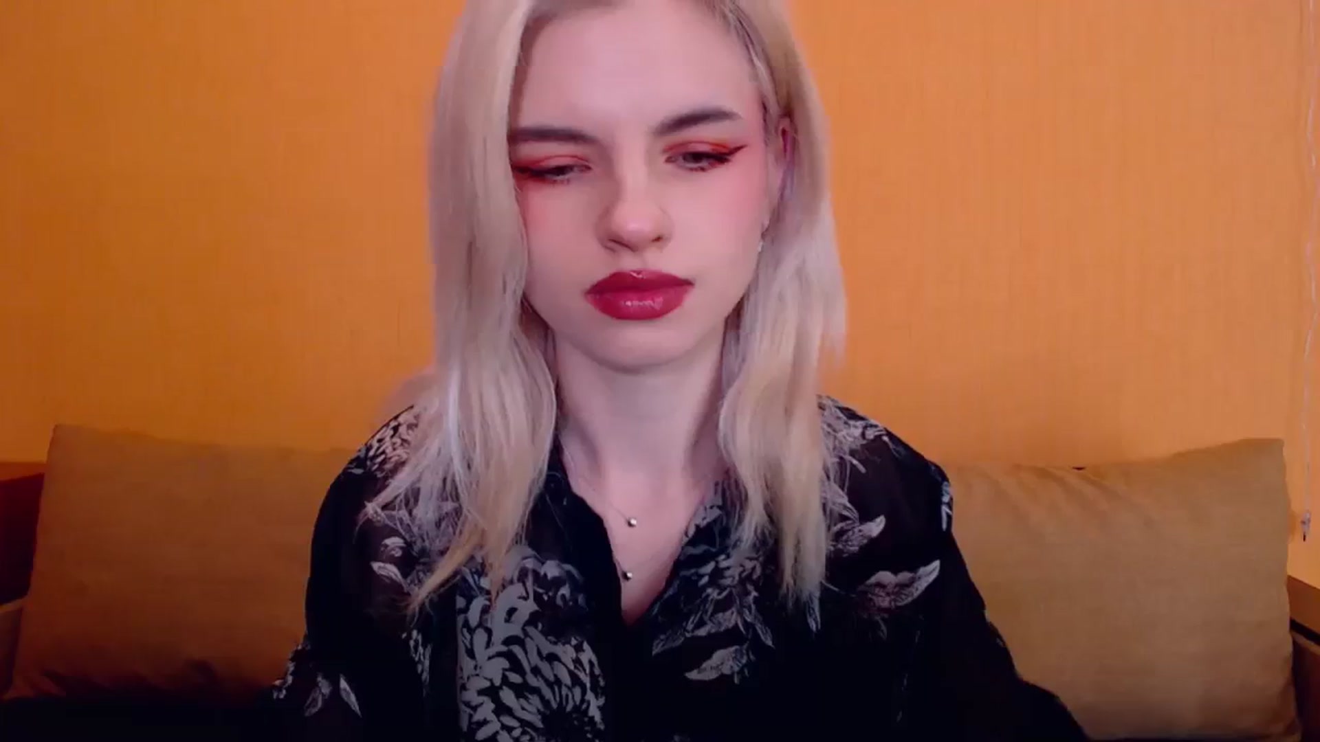 Gallery image thumbnail from Erineys's myfreecams stream on, 01/25/2024, 16:05 image 18 of 20