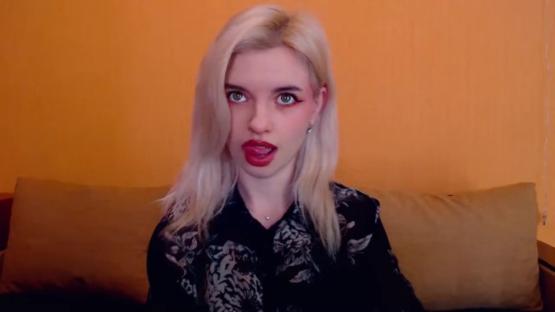 Gallery image thumbnail from Erineys's myfreecams stream on, 01/25/2024, 16:05 image 4 of 20