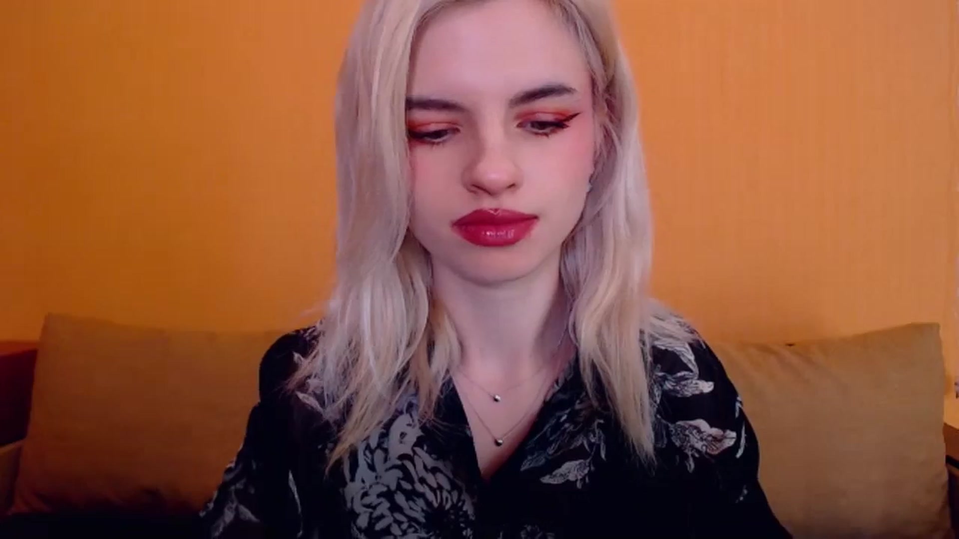 Gallery image thumbnail from Erineys's myfreecams stream on, 01/25/2024, 17:50 image 13 of 20